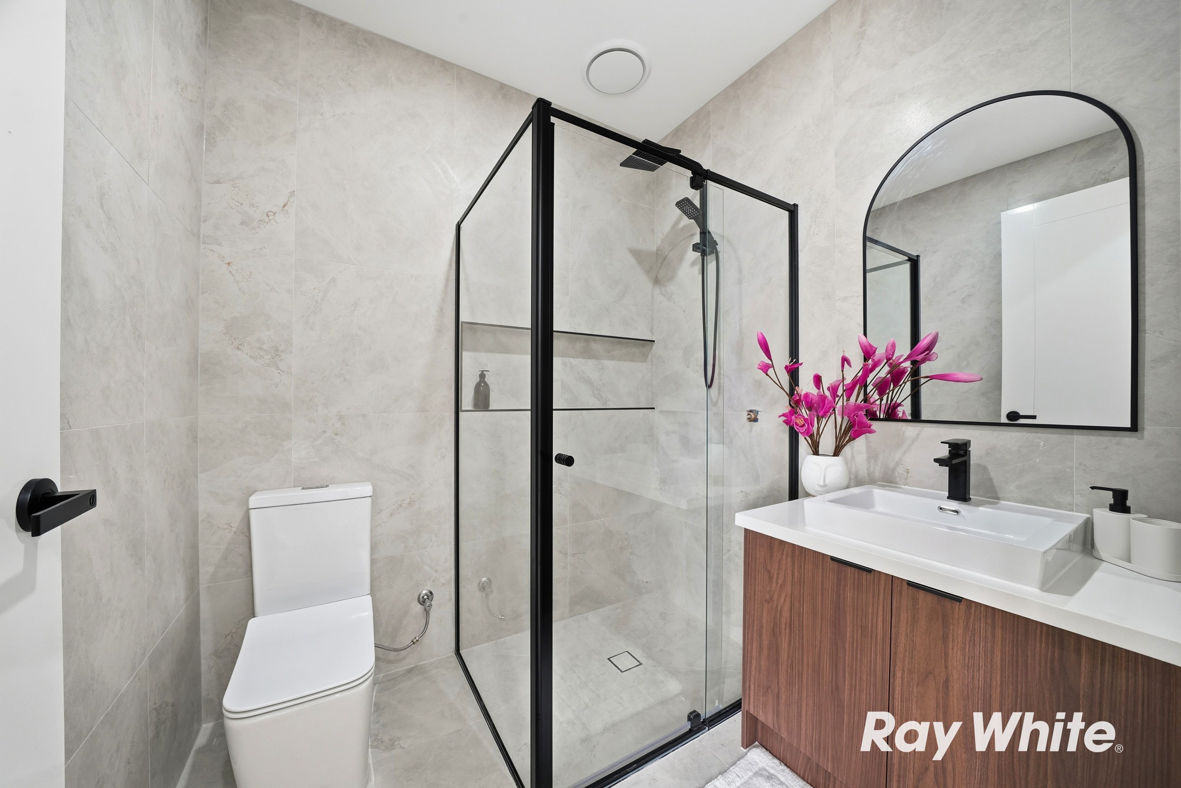 8 Adriana Street — photo 11 of 13