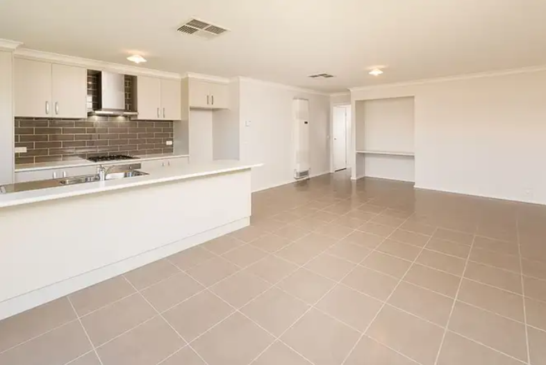 2/415 Mcdonald Road, Lavington, NSW 2641