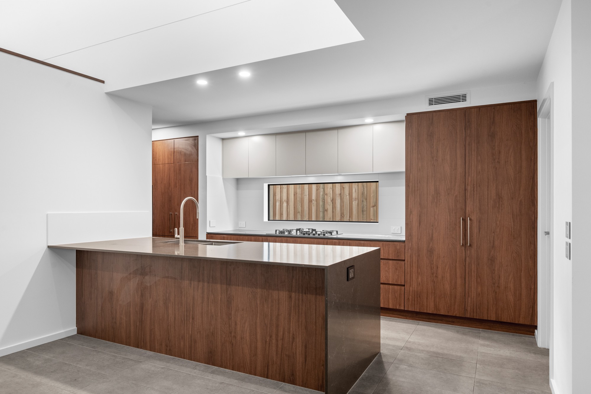 8 Casablanca Boulevard, GLEDSWOOD HILLS, NSW 2557