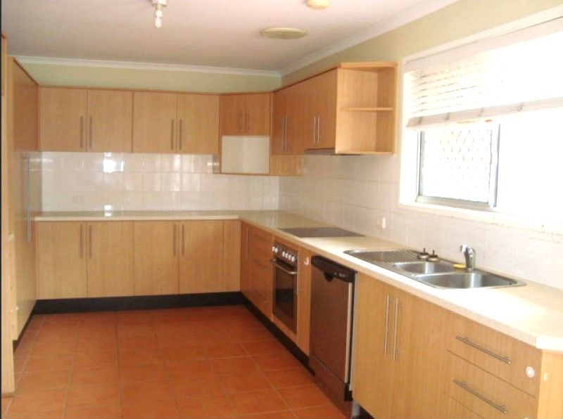 52 Chauvin Street, Robertson, QLD 4109