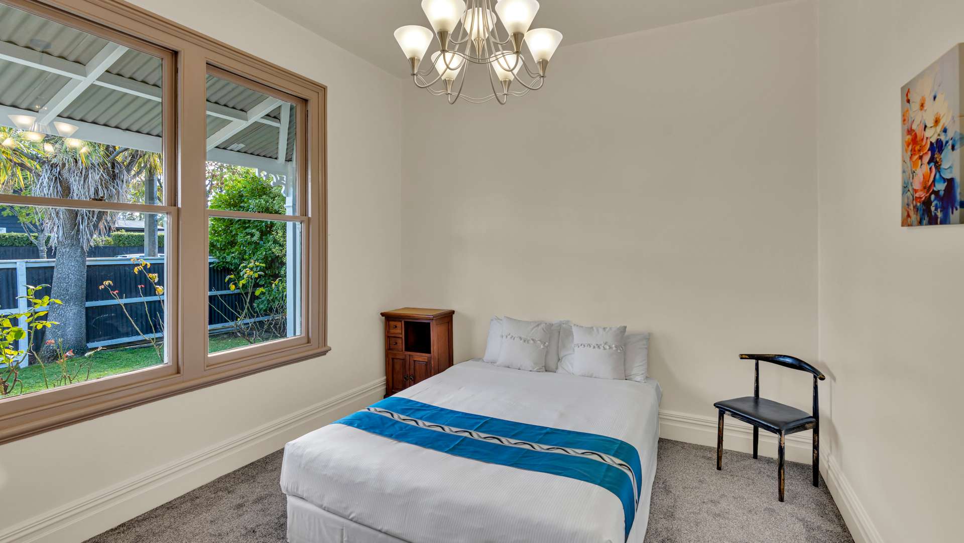 1034 Colombo Street photo 5