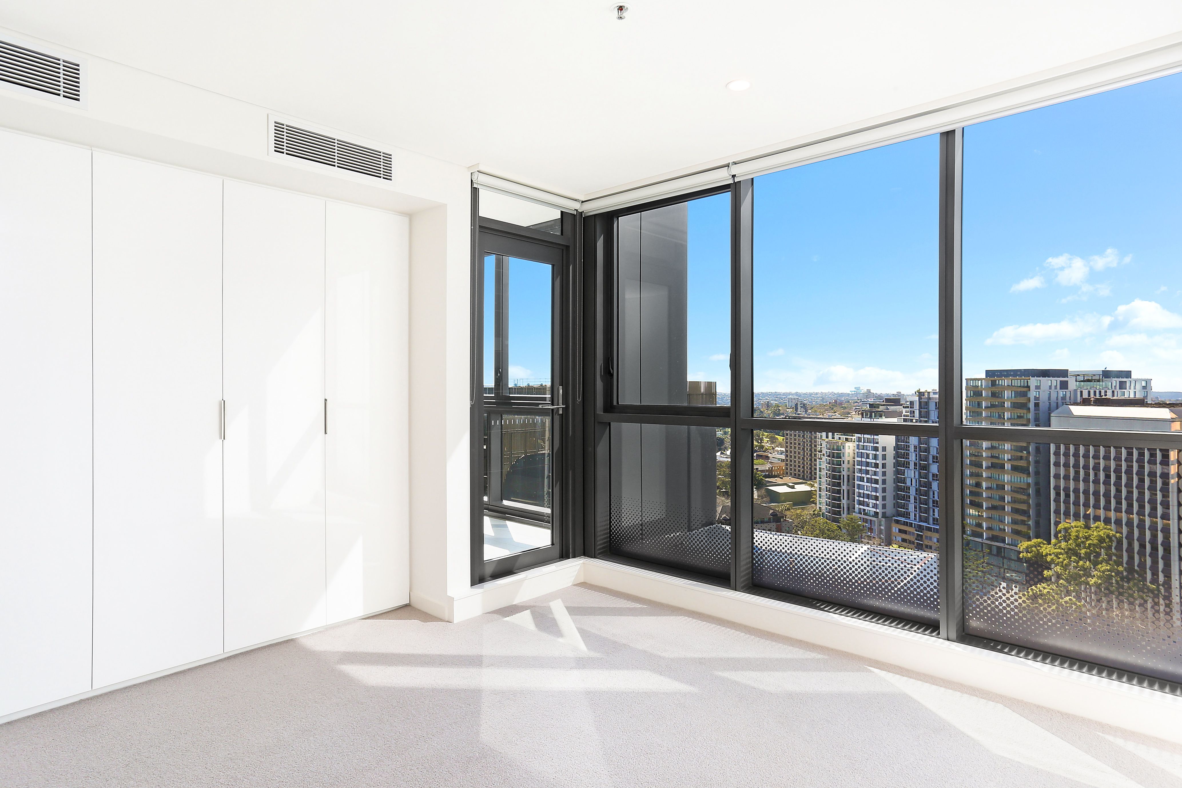 2107/150 Pacific Highway, North Sydney, NSW 2060