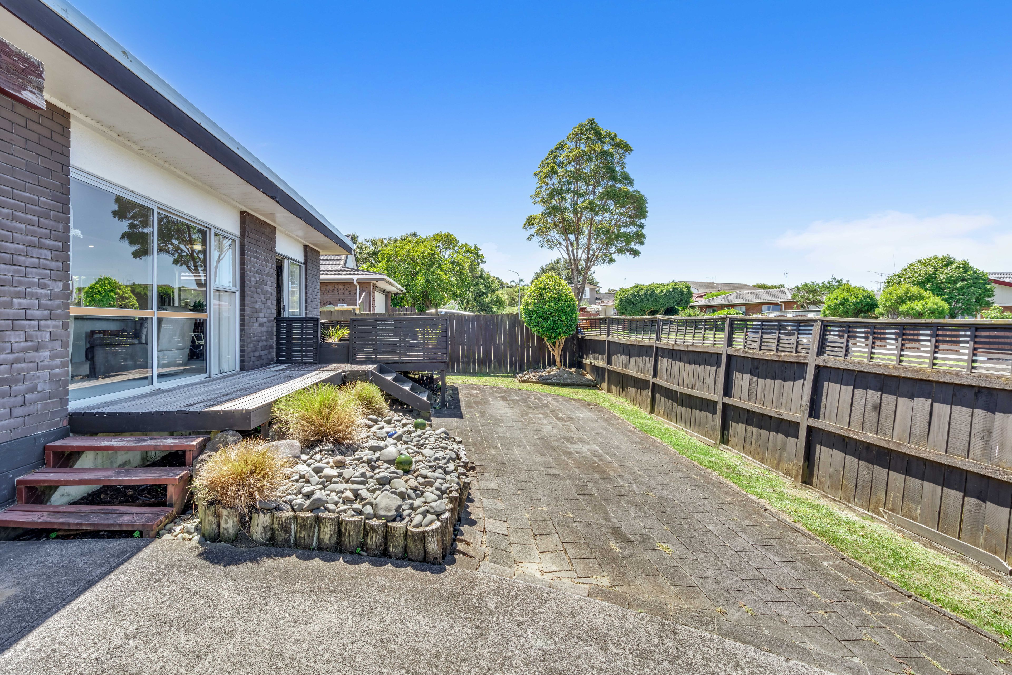 13 Liam Place, Half Moon Bay, Manukau City