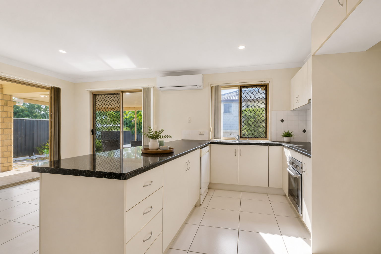 23 Hook Street — photo 11 of 17