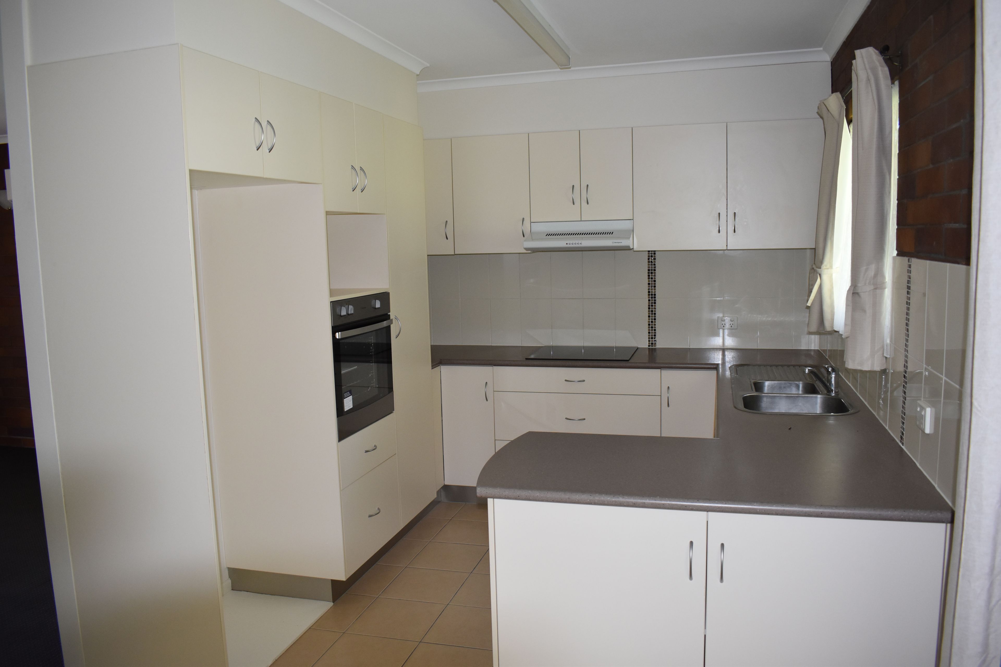 34 Dawn Crescent, Emerald, QLD 4720