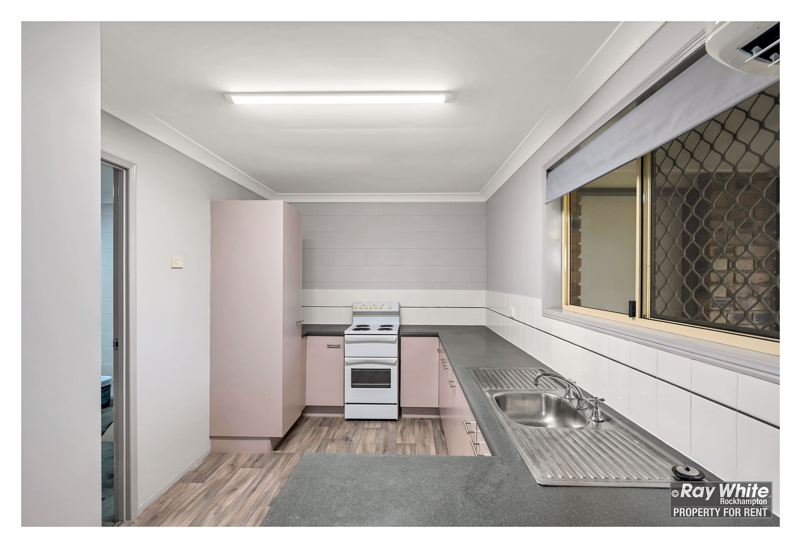 2/4 Orana Place — photo 7 of 17