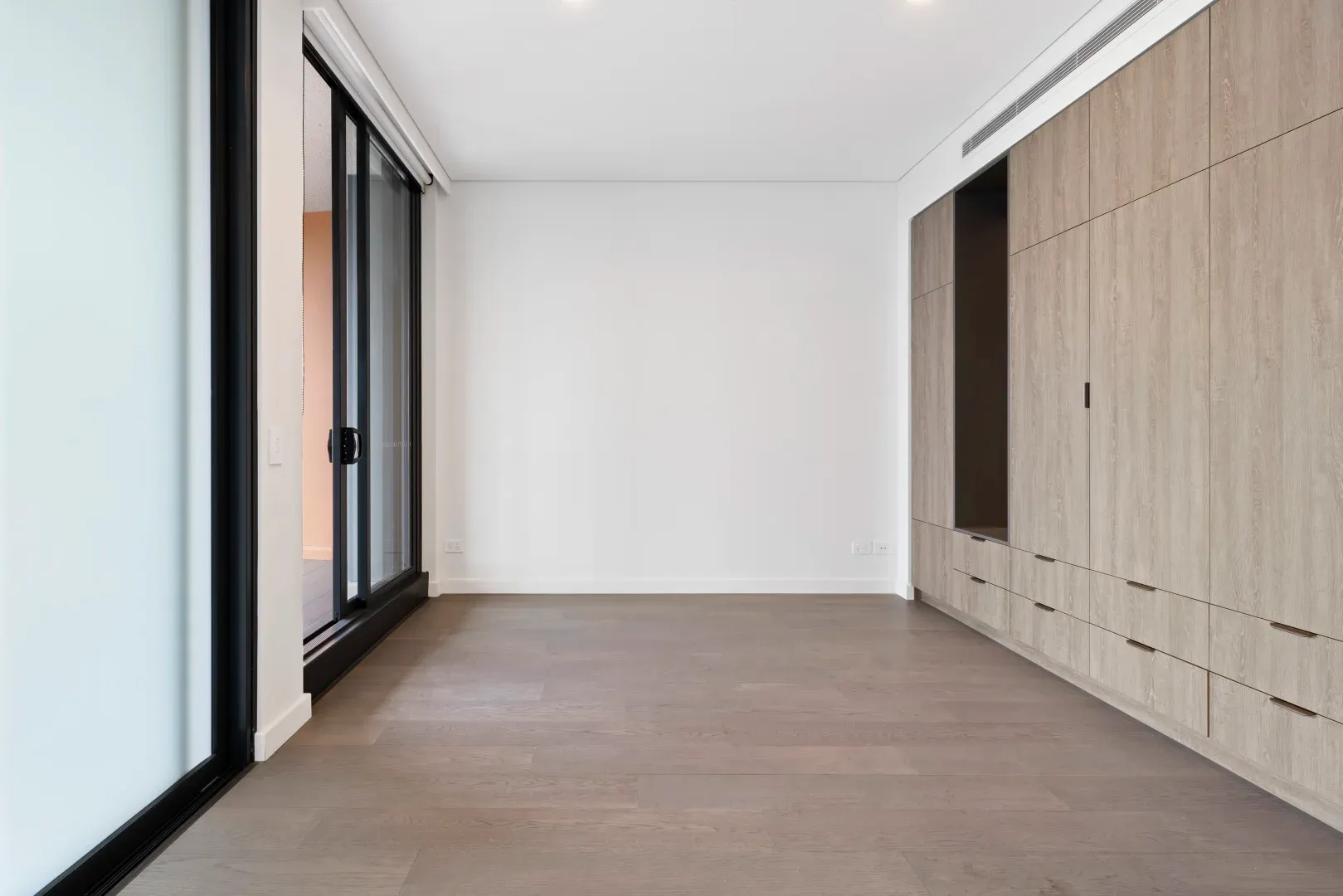 A808/8 Hinchcliffe Place — photo 5 of 8