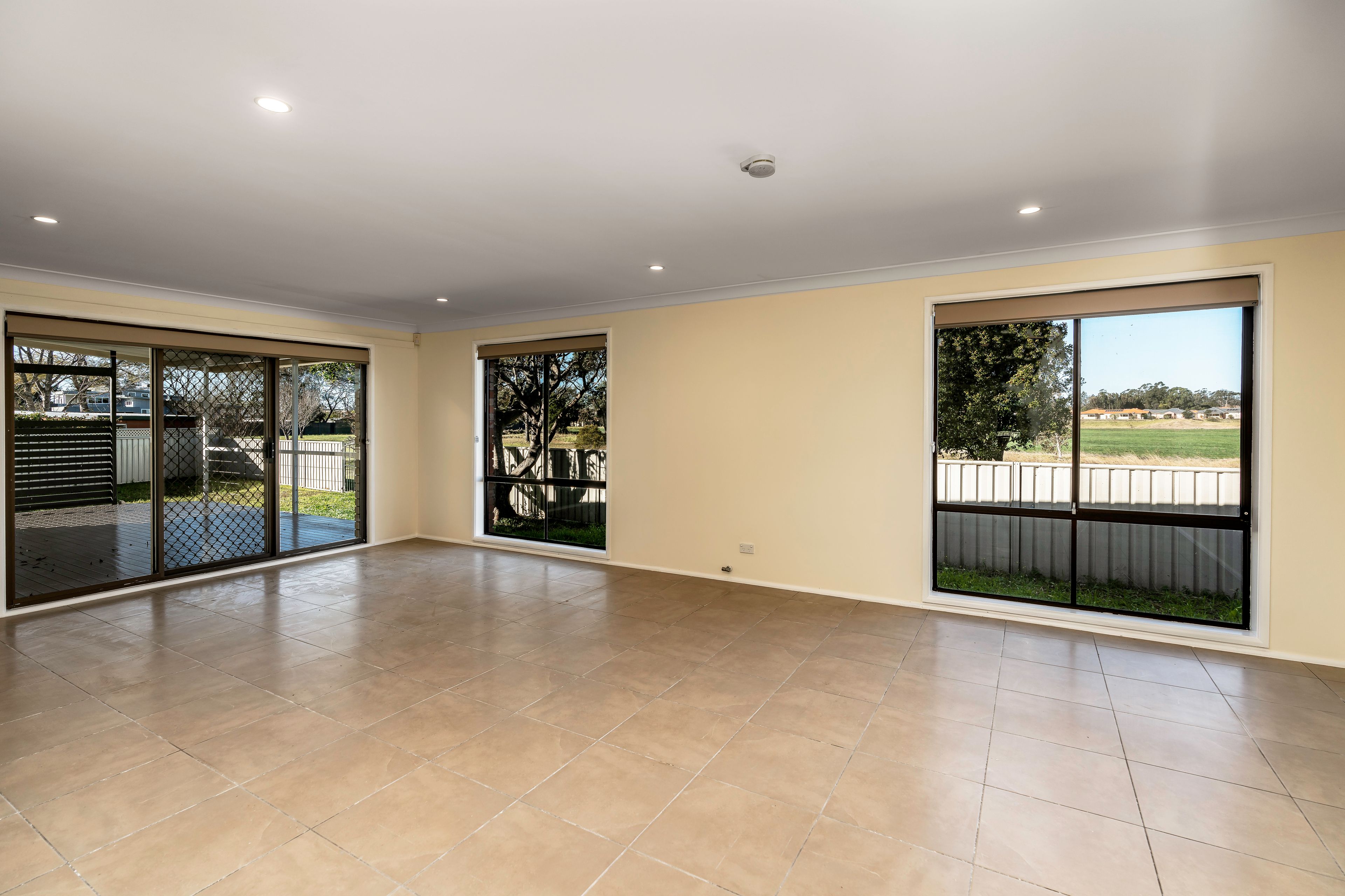 14 Lyrebird Drive, Nowra, NSW 2541