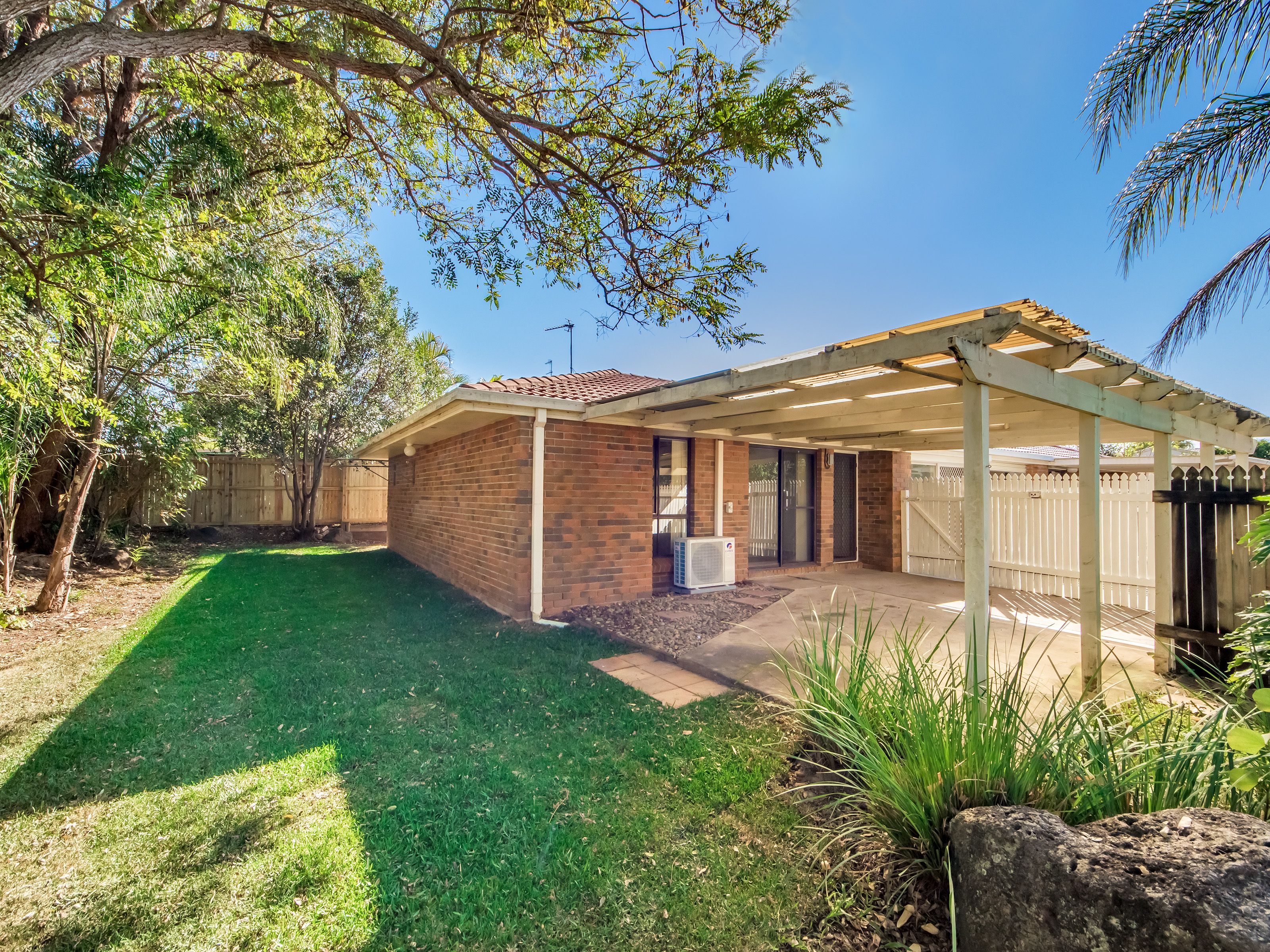 9 Robin Joy Close, Labrador QLD 4215