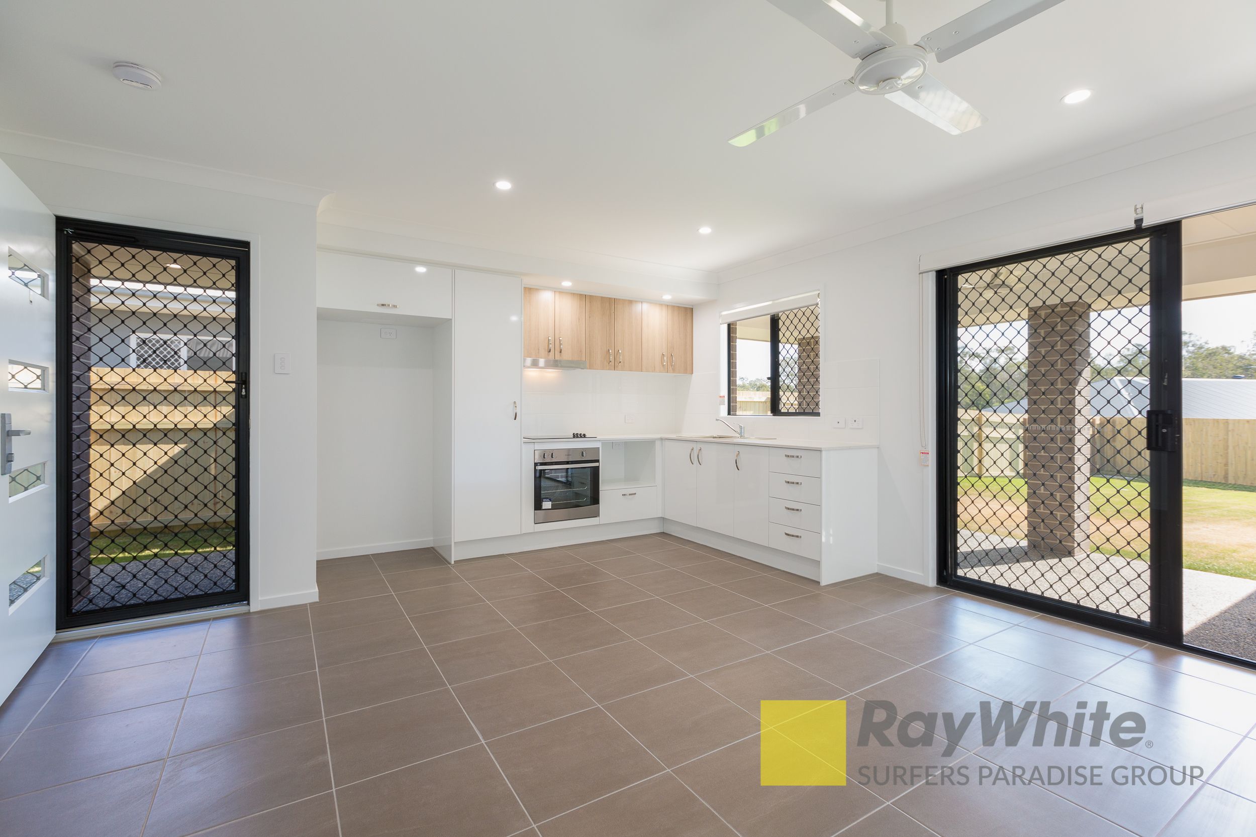 2/11 Elijah Crescent, Redbank, QLD 4301