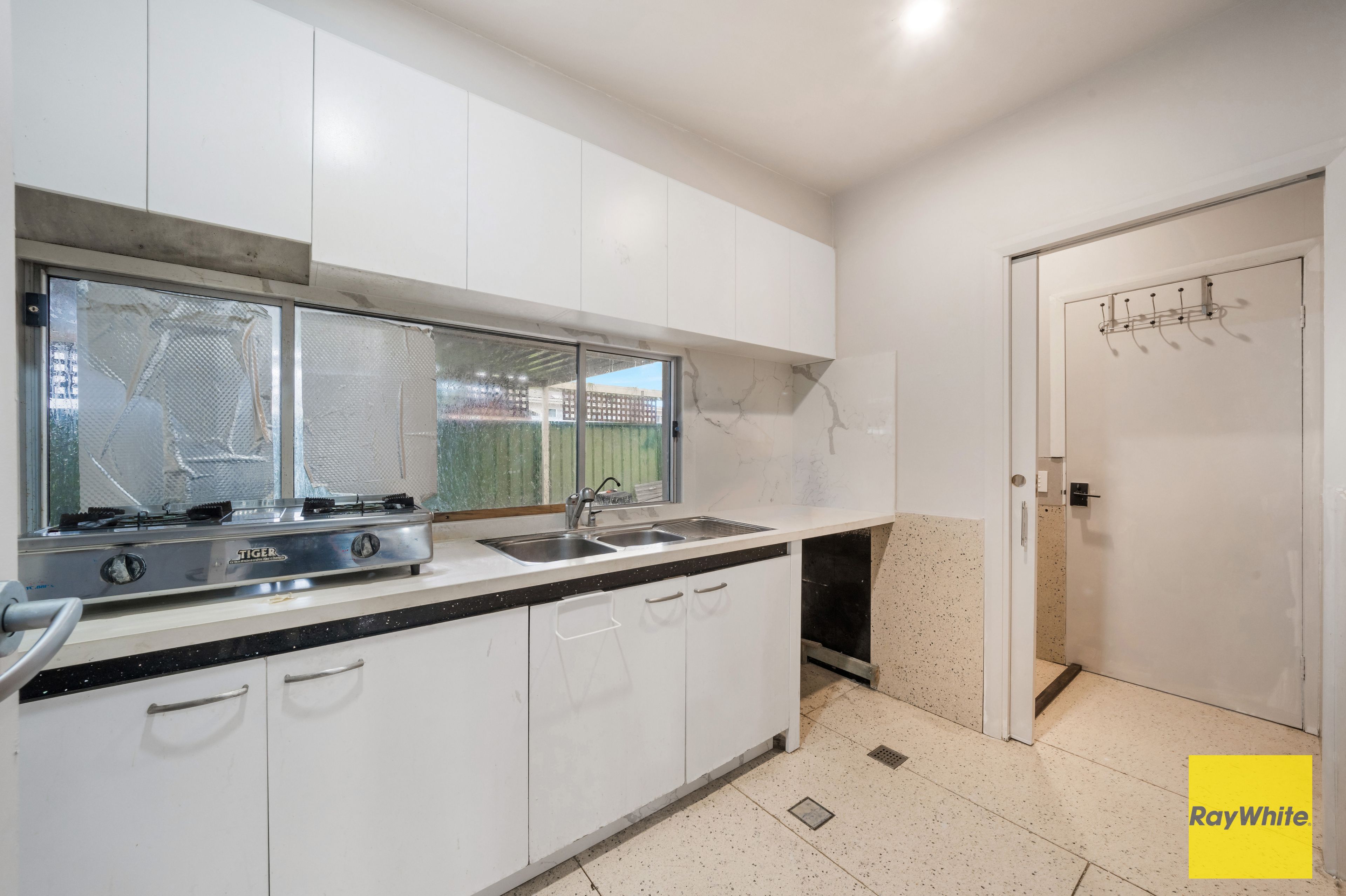 10 Farningham Street — photo 7 of 13