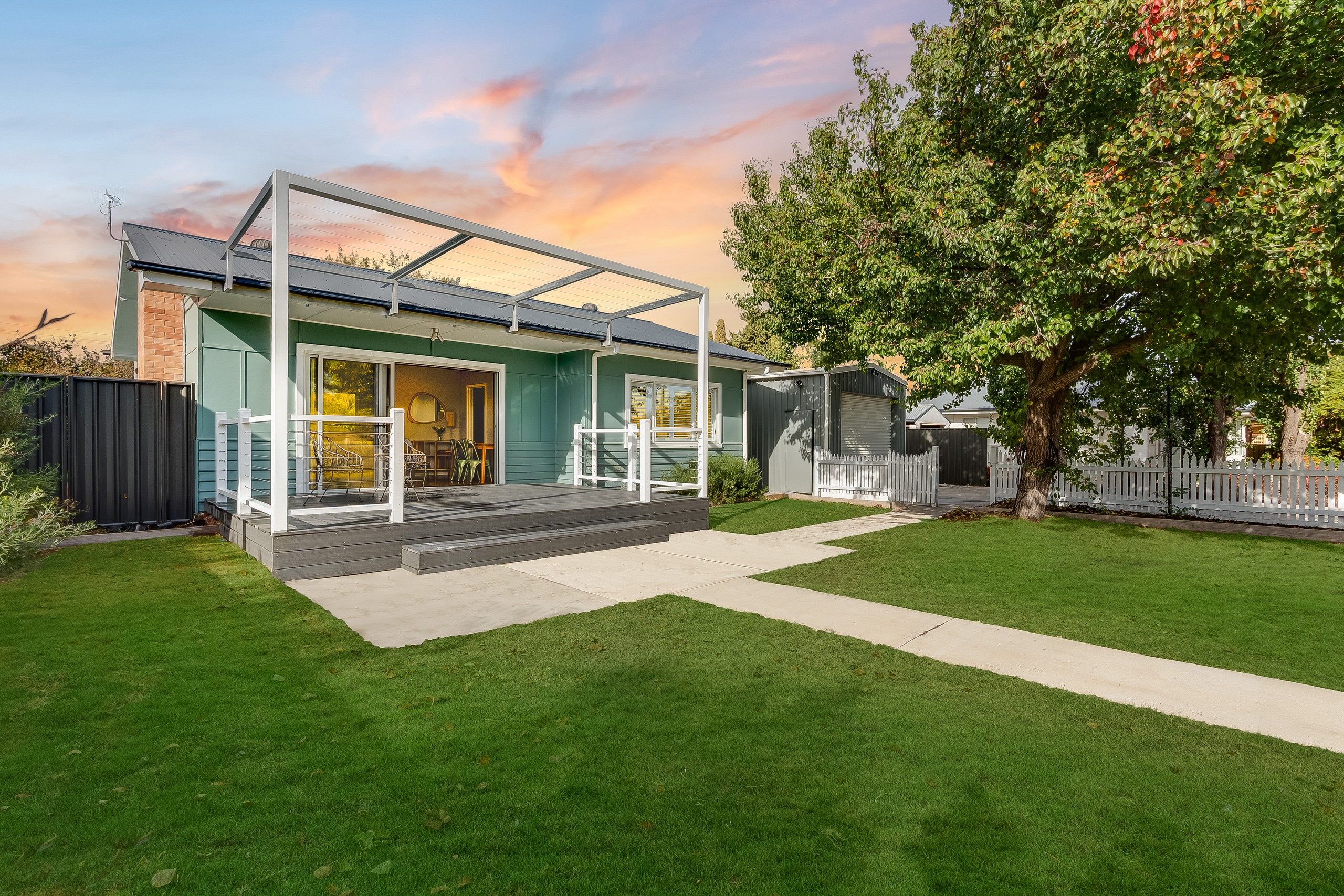 393 Nowland Avenue, Lavington, NSW 2641