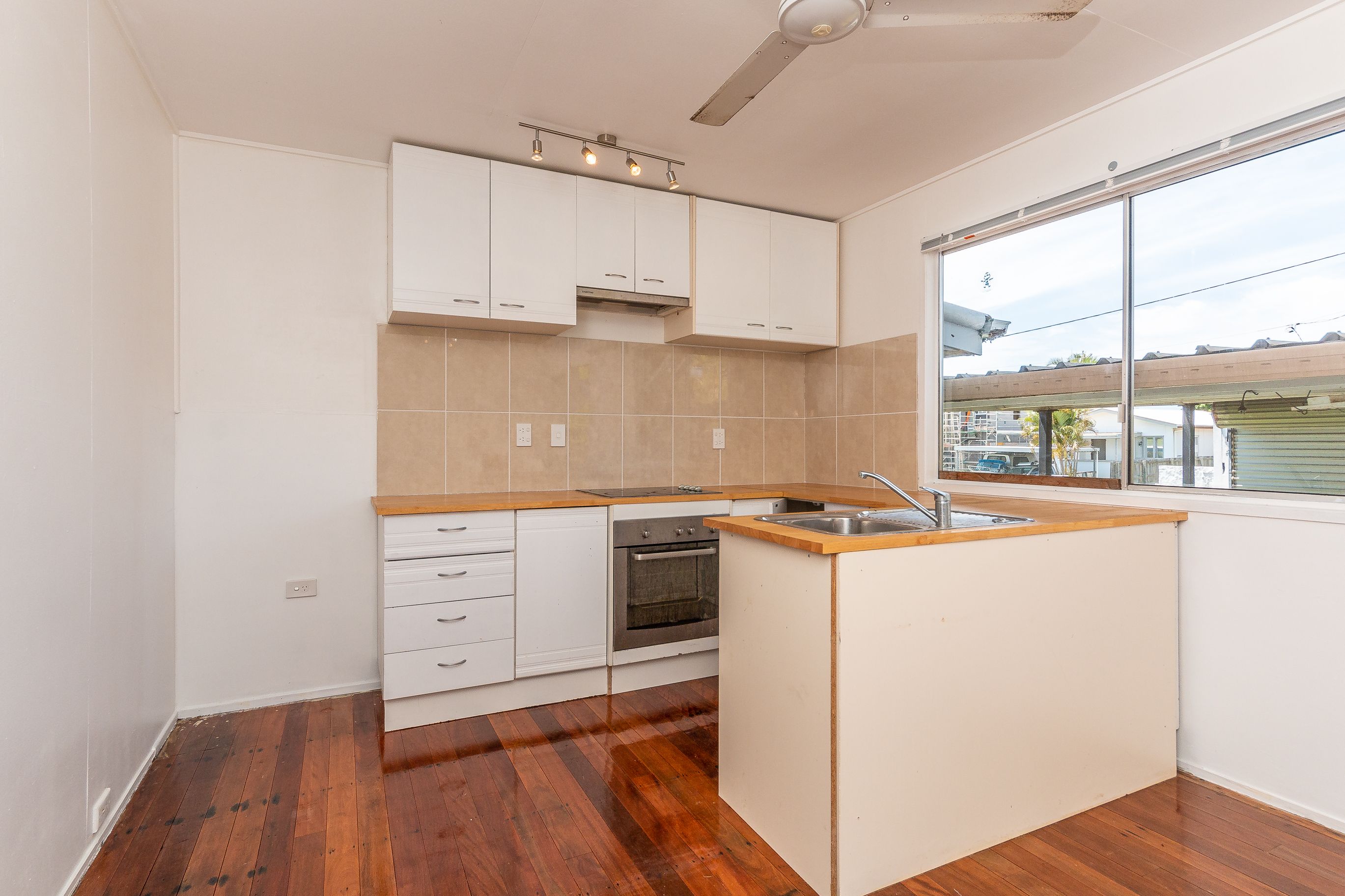 2/10a Joseph Street, Margate, QLD 4019