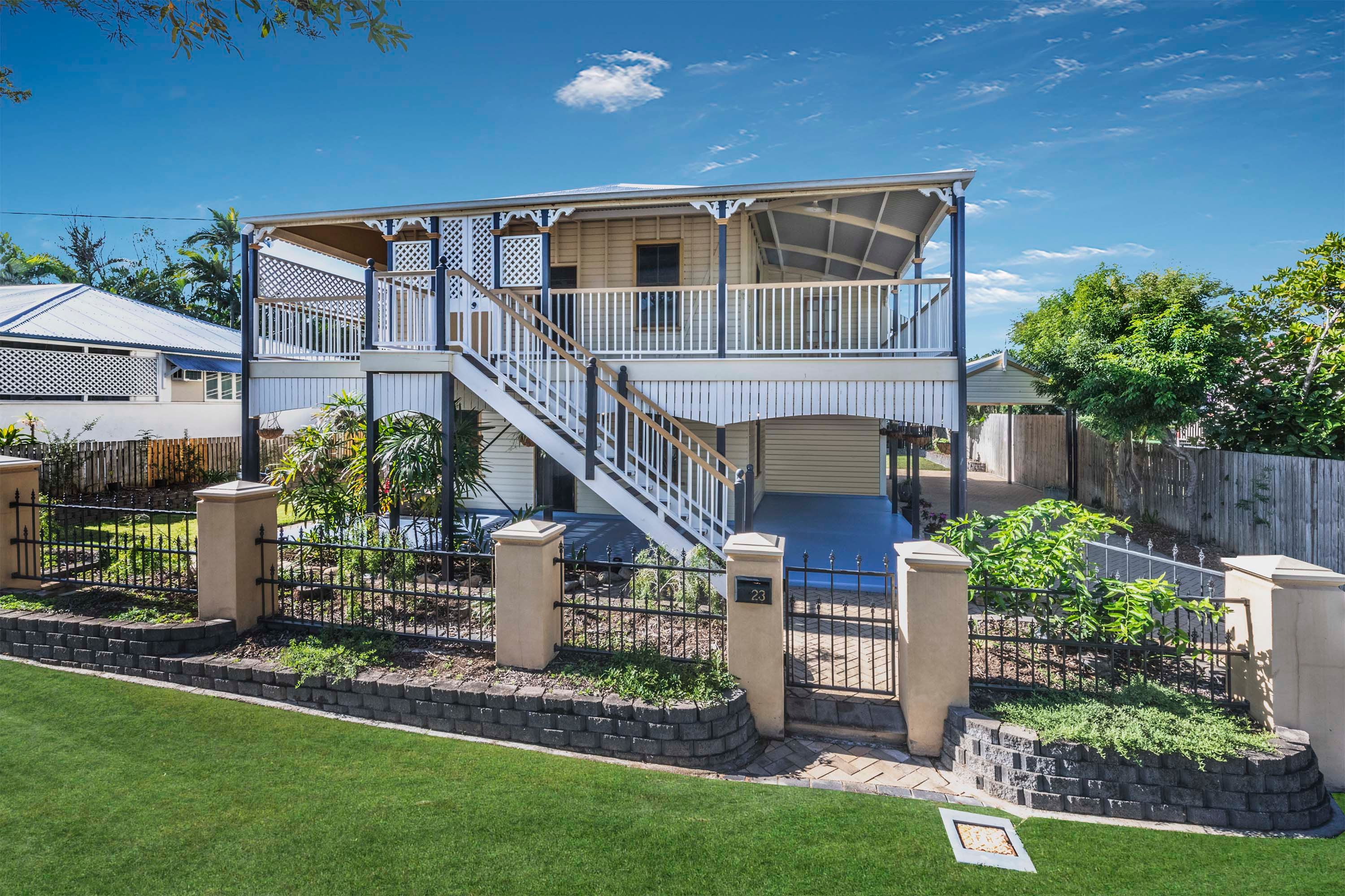 23 Clarendon Street, Hyde Park QLD 4812