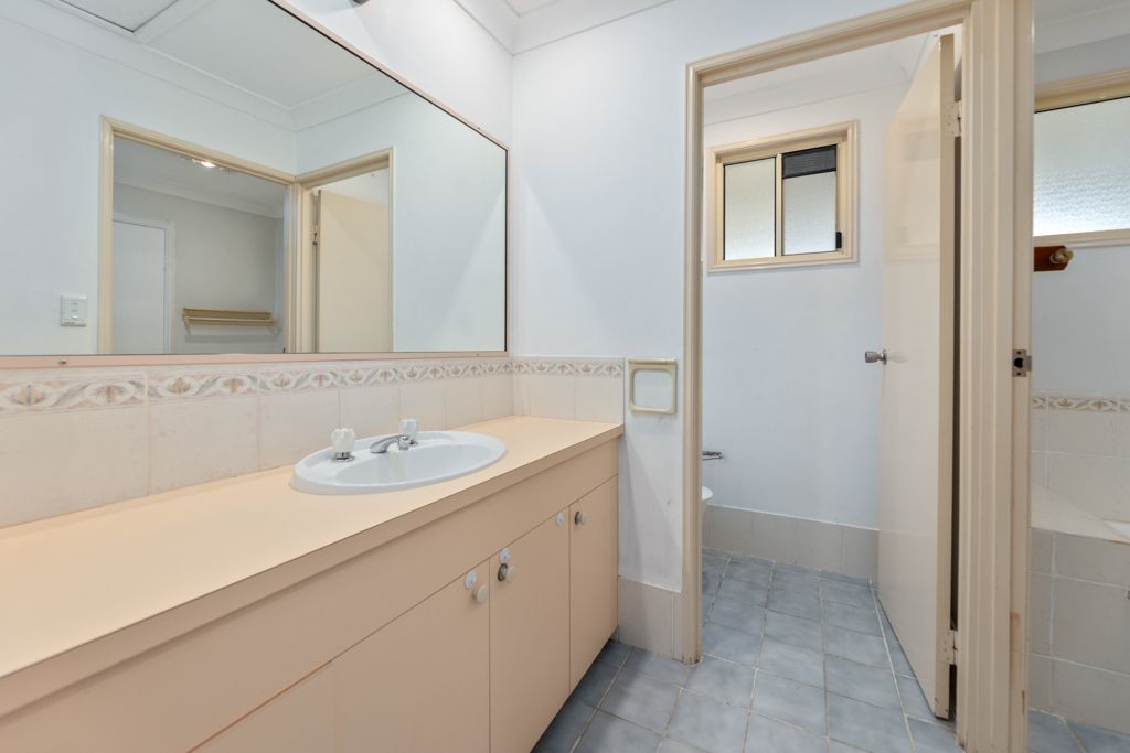 110 Toohey Street — photo 11 of 15
