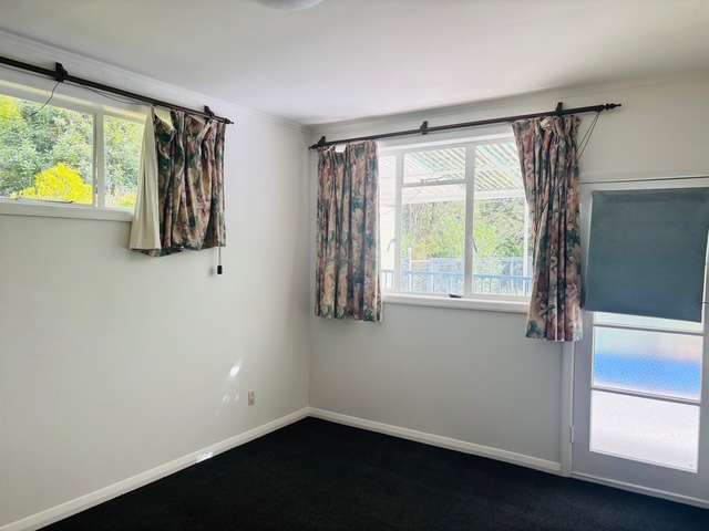 276 Te Atatu Road photo 8