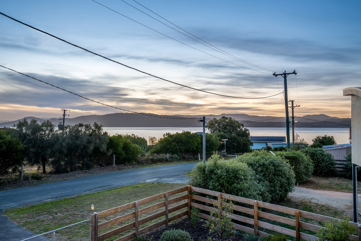 10 Blake Street, Opossum Bay, TAS 7023