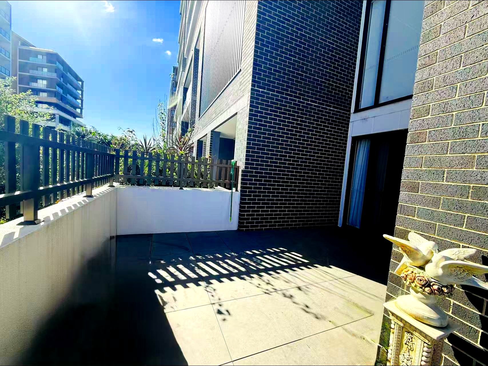 107/3 Herman Crescent — photo 8 of 11