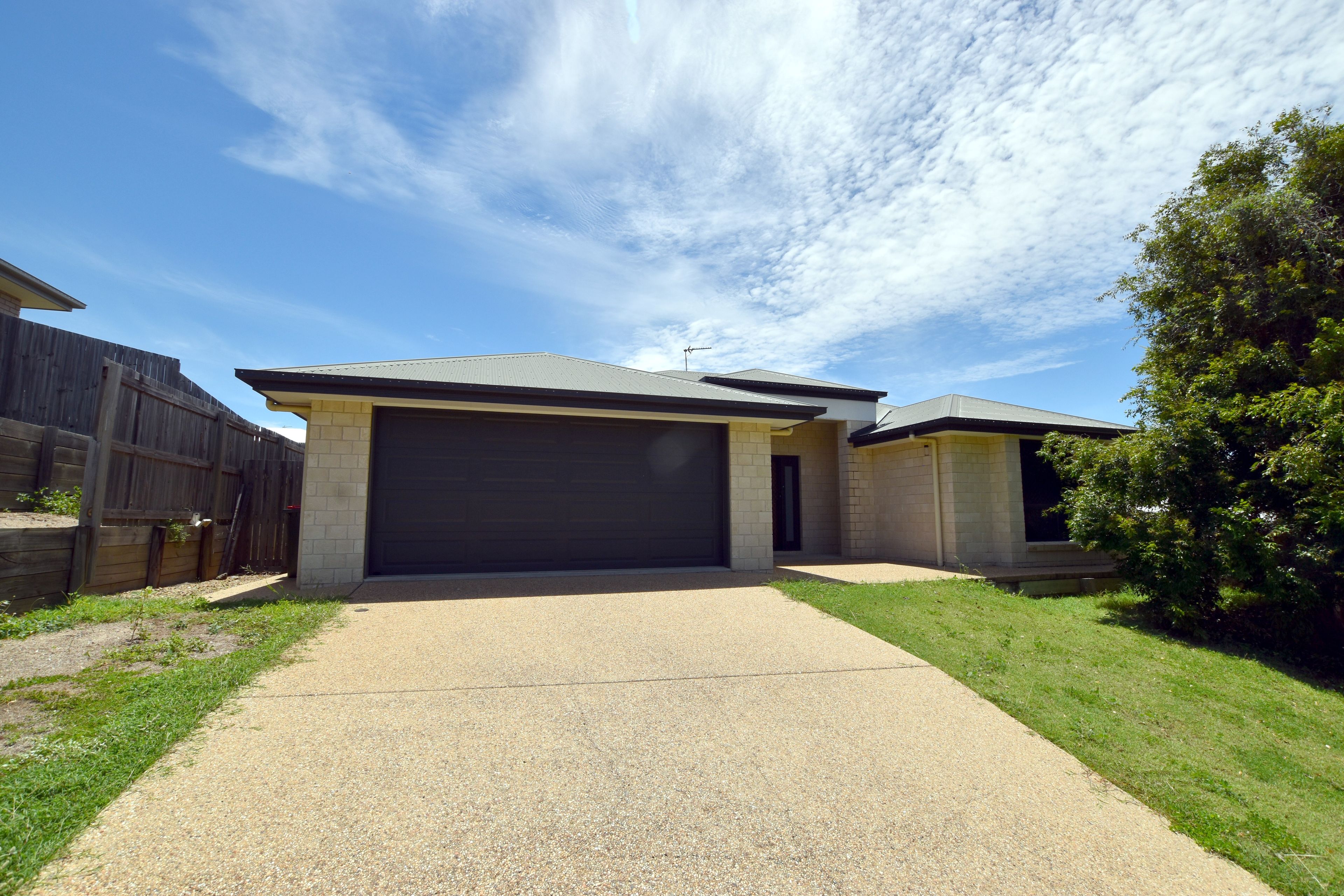 34 Liriope Drive, Kirkwood, QLD 4680