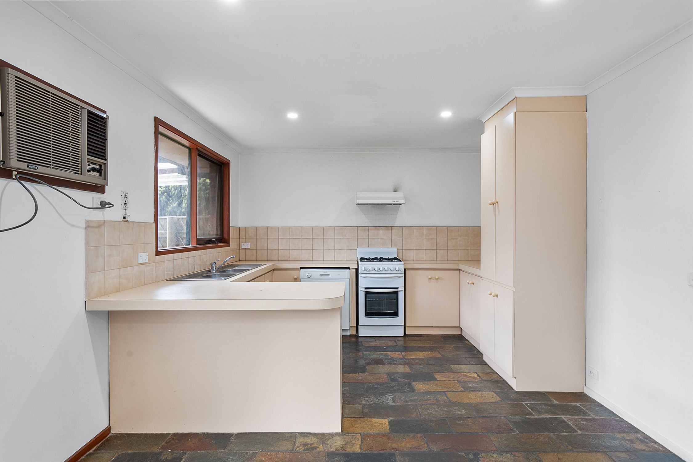 25 Cameron Way, Pakenham, VIC 3810