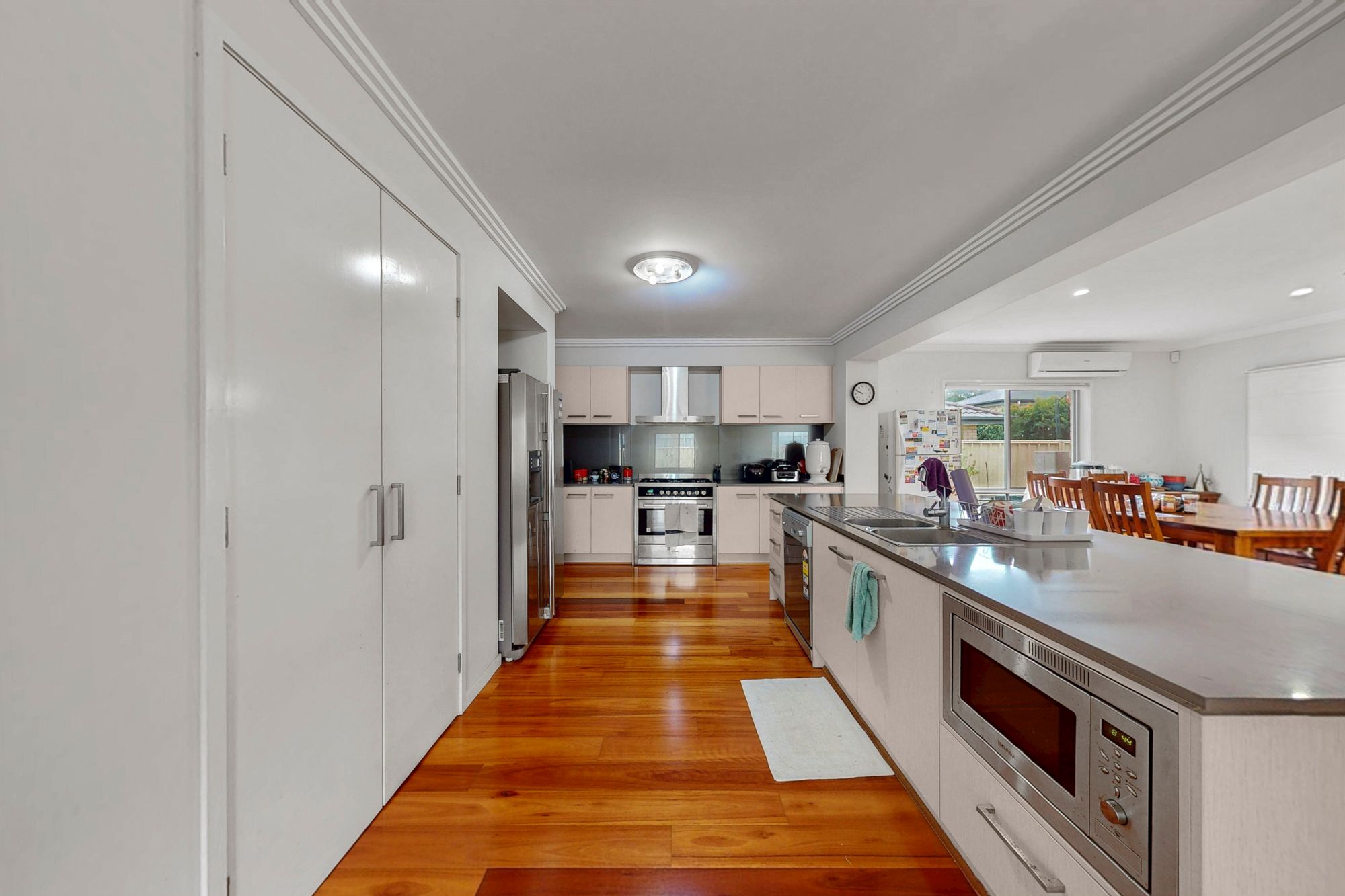 11 Mizen Place, Holland Park West, QLD 4121