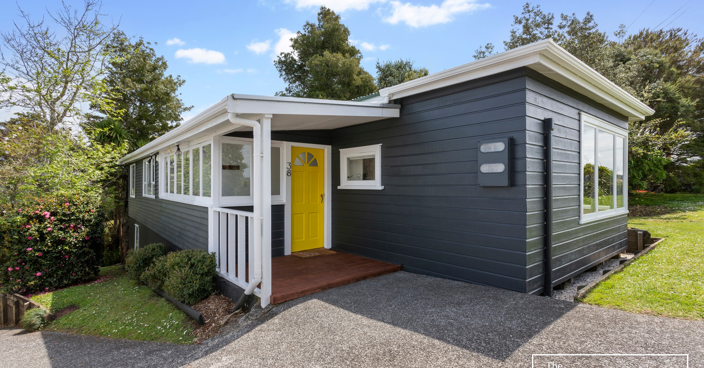 38 Victory Road, Laingholm, Waitakere City 0604 - Sold House - Ray ...