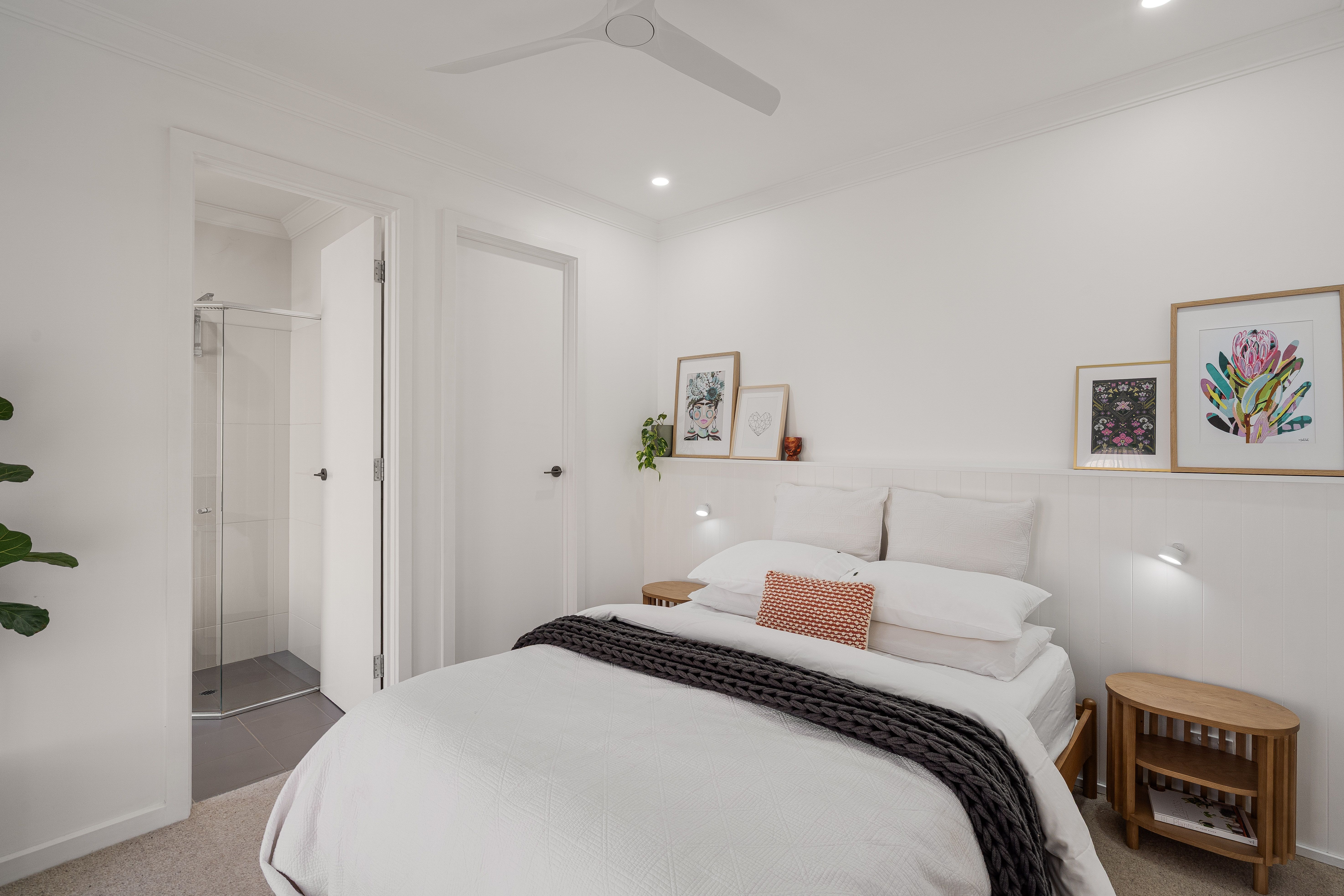 25B Maurice Avenue — photo 4 of 23
