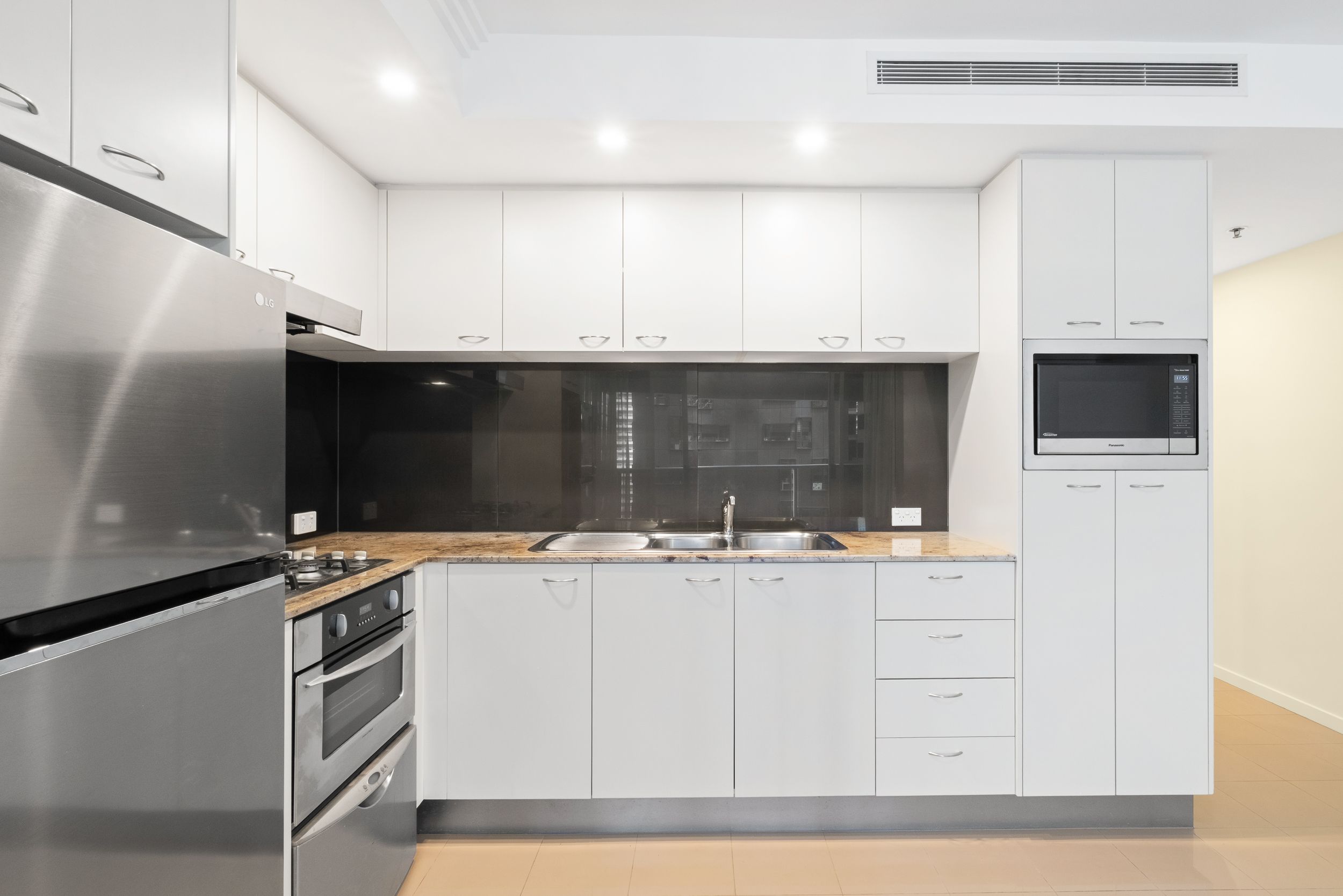 1301/70 Mary Street — photo 6 of 17