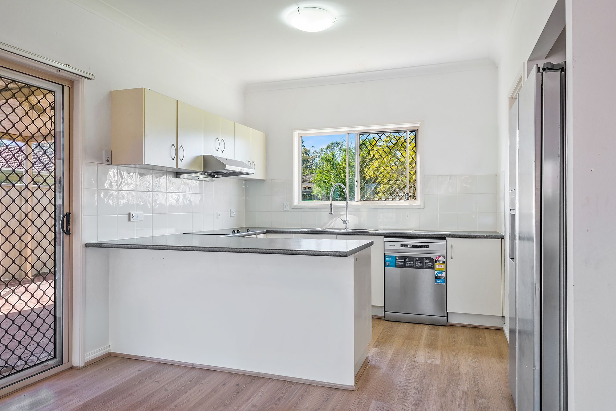 4 Arvin Close — photo 4 of 15