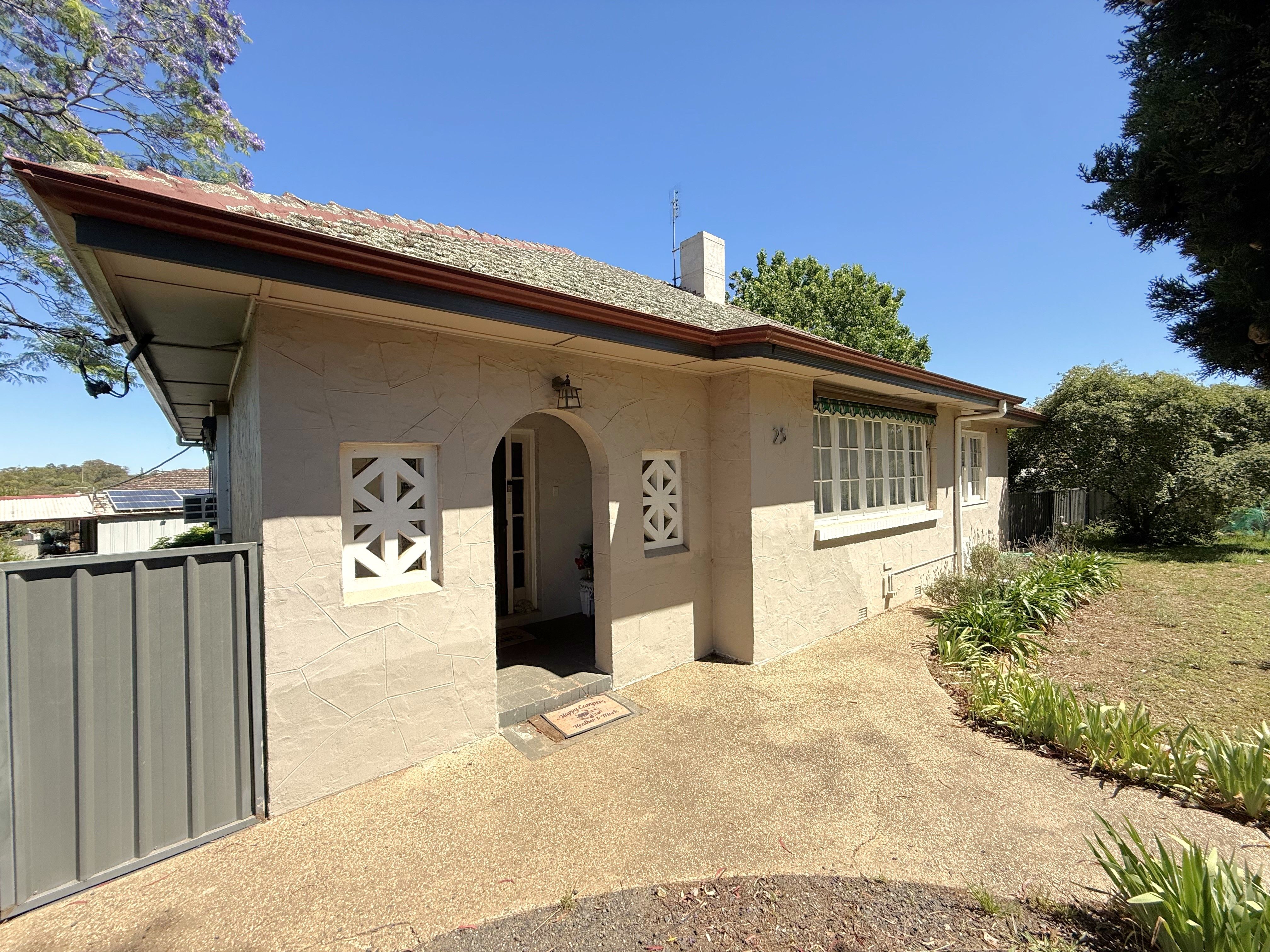 25 Elizabeth Street, Young, NSW 2594