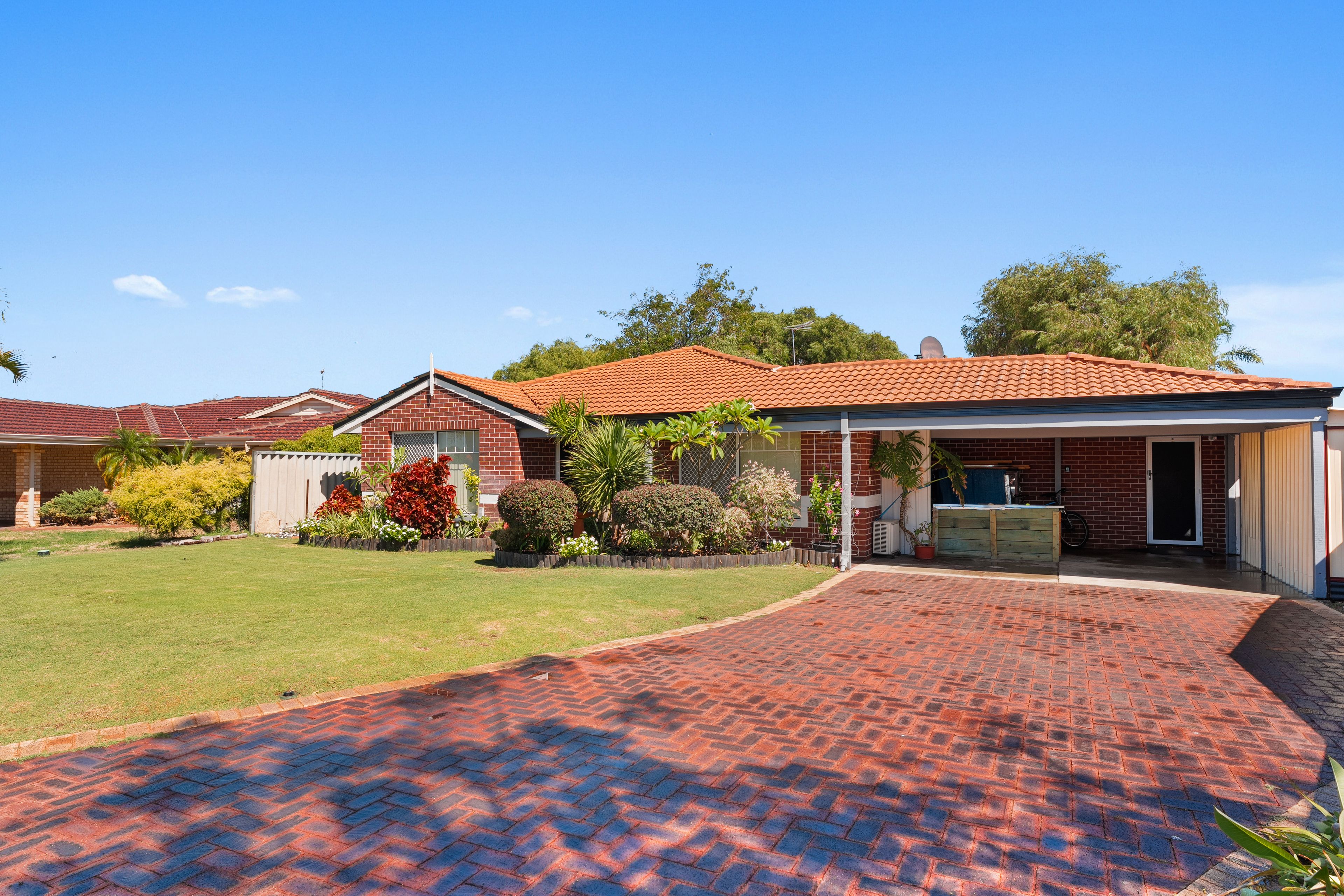 13 Dundee Close, Warnbro, WA 6169