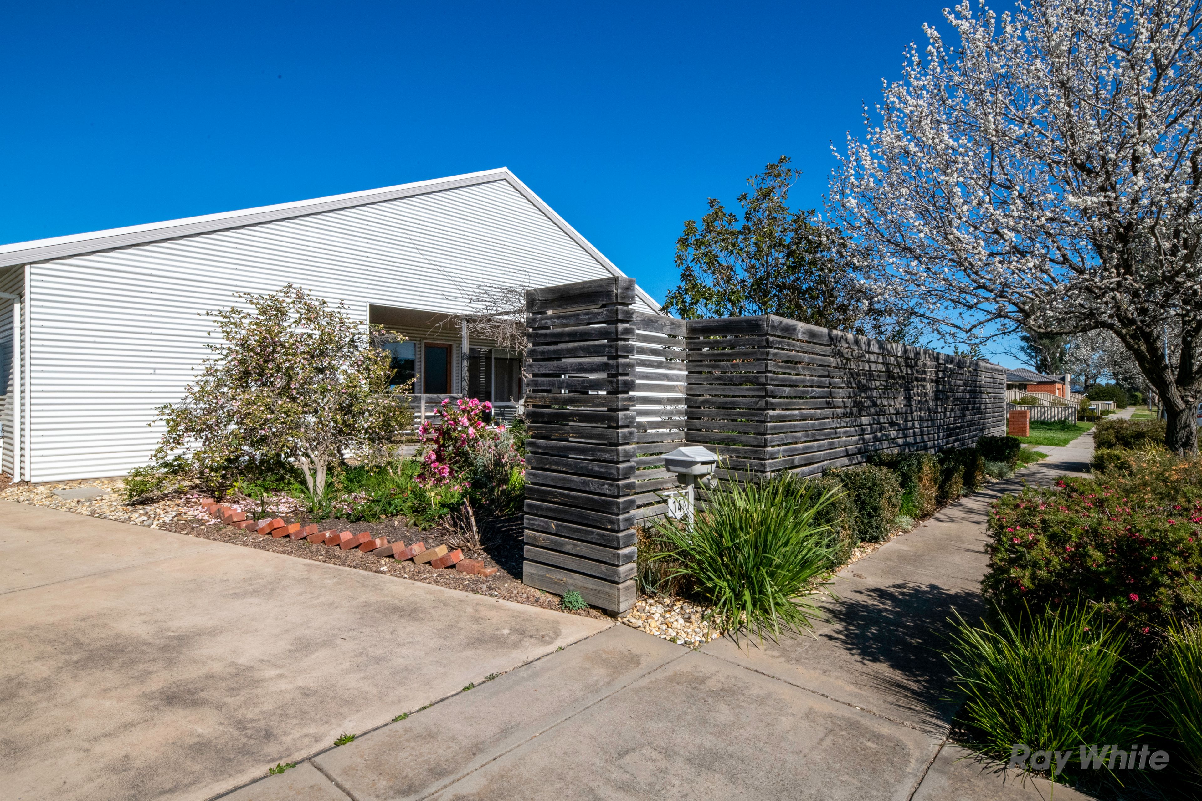 14 Amber Avenue, Benalla VIC 3672