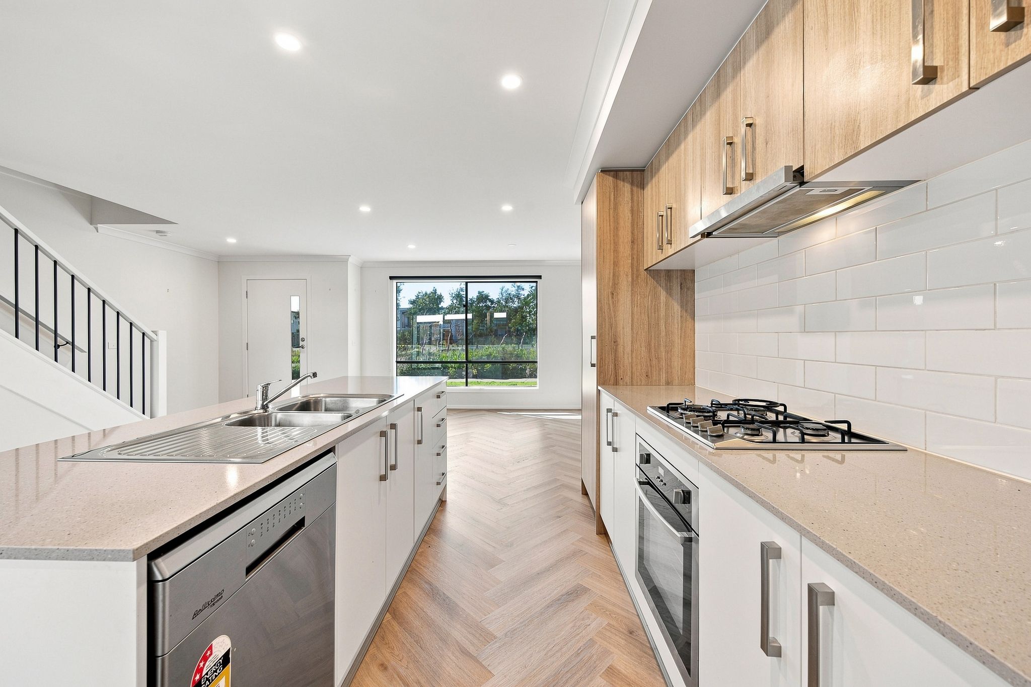 10 Helensburch Passage, Cranbourne West, VIC 3977