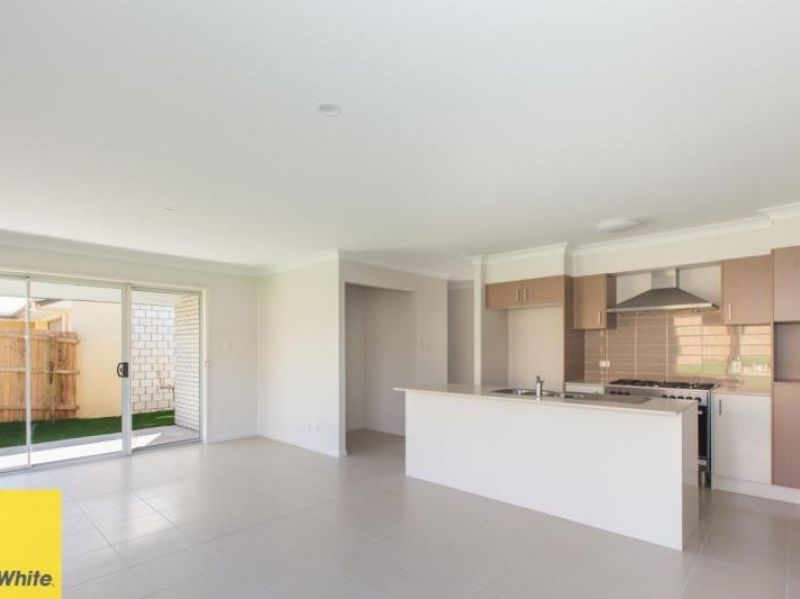 15 Reedy Cresent, Redbank Plains, QLD 4301