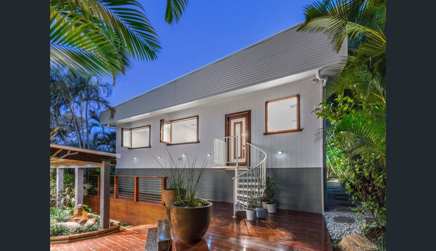 311B Long St East, Graceville, QLD 4075