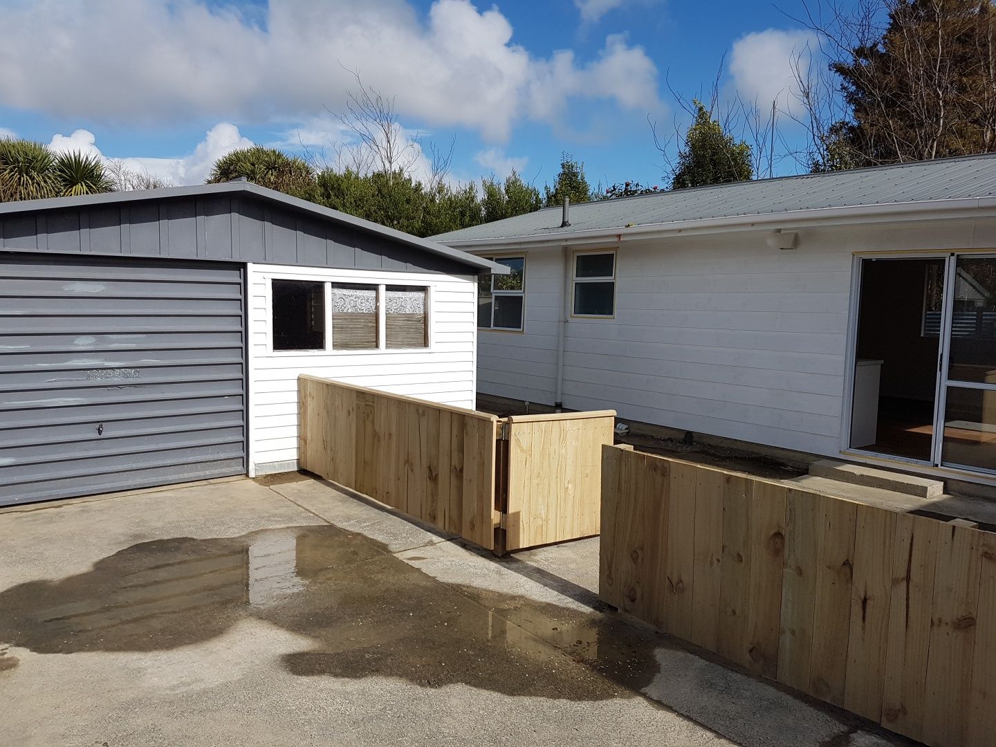 Tidy 2 Bedroom in Hokowhitu 1
