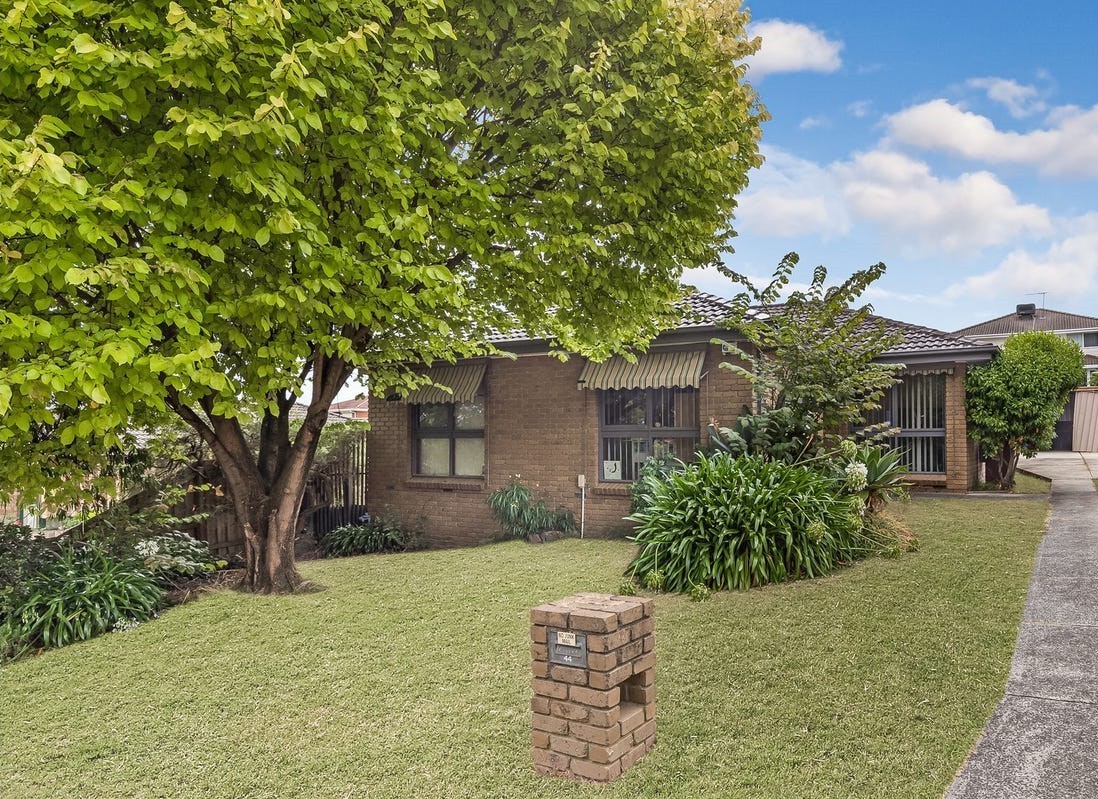 44 Monteith Crescent, Endeavour Hills, VIC 3802