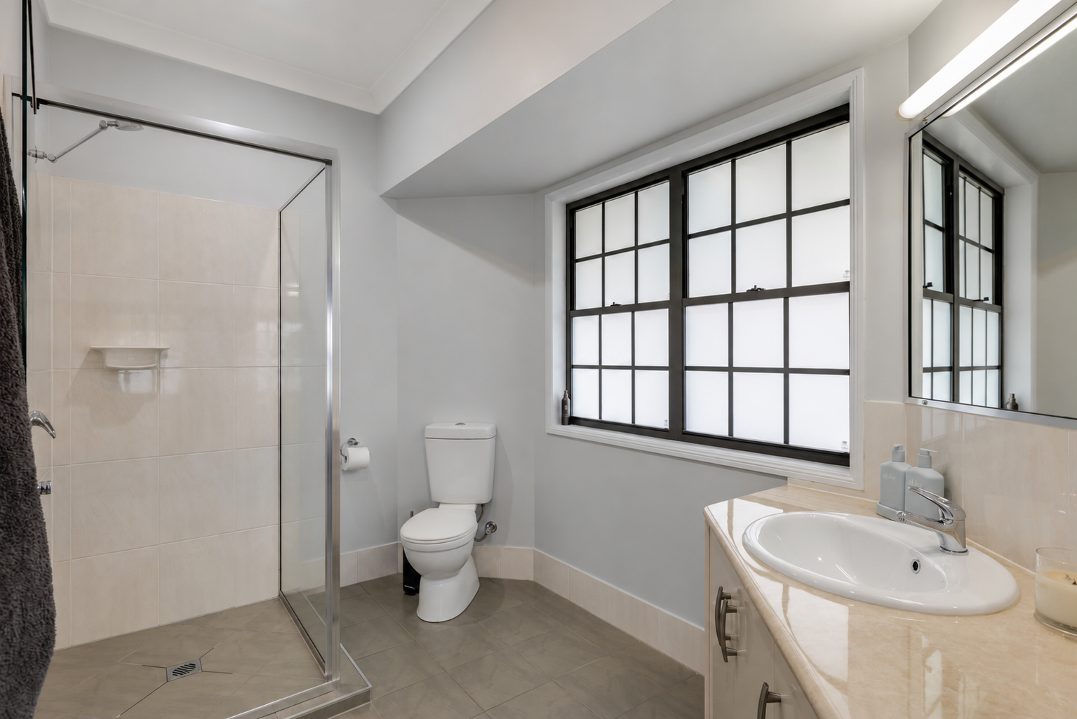 181 Nelson Street — photo 11 of 22