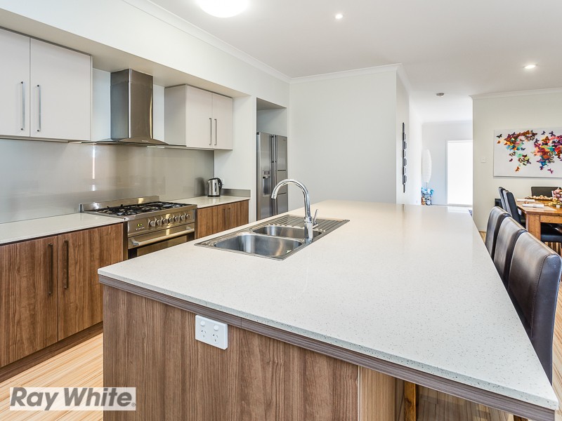 29 Riviera Crescent, North Lakes, QLD 4509