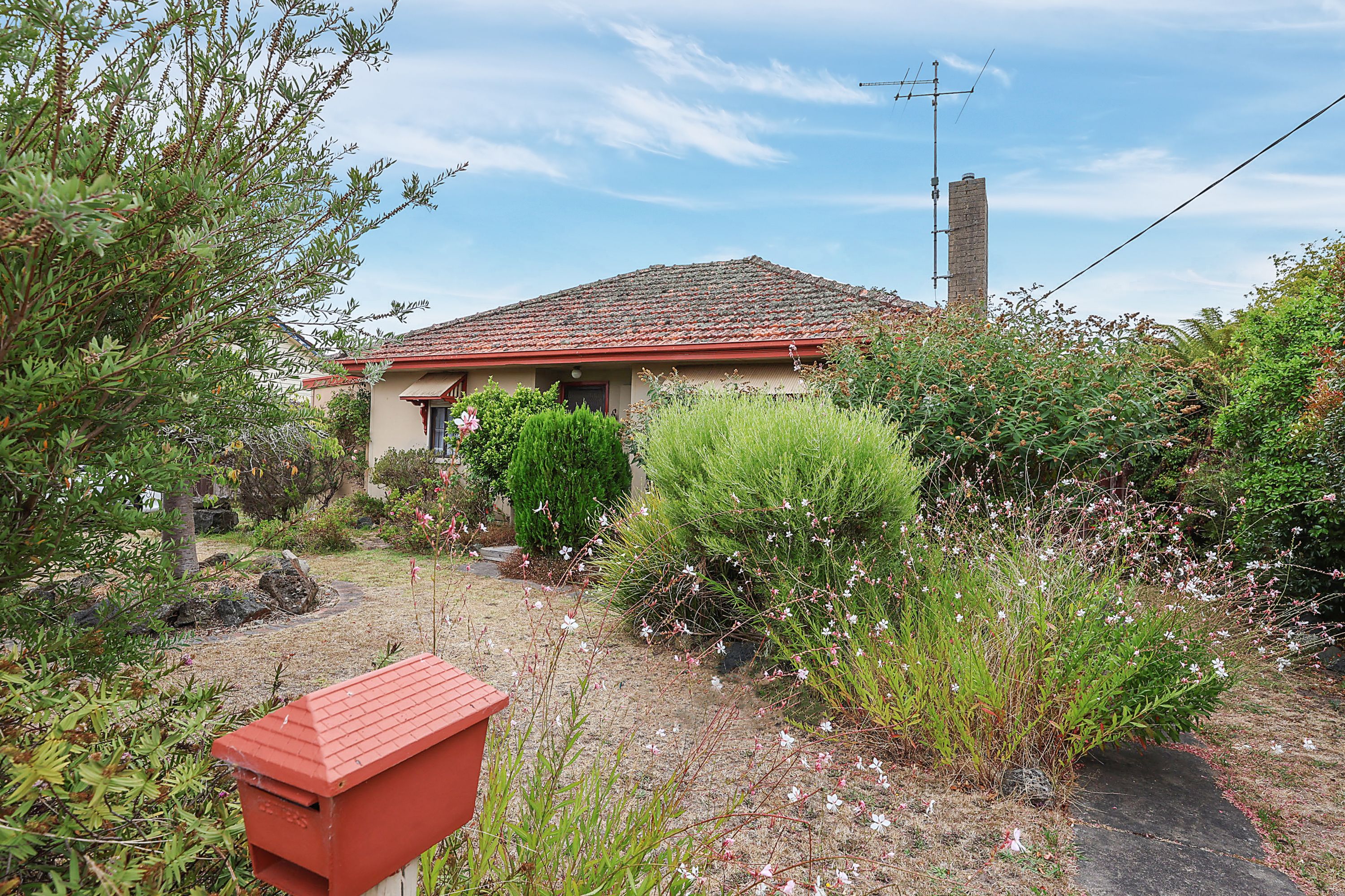 18 Churchill Square, Colac VIC 3250