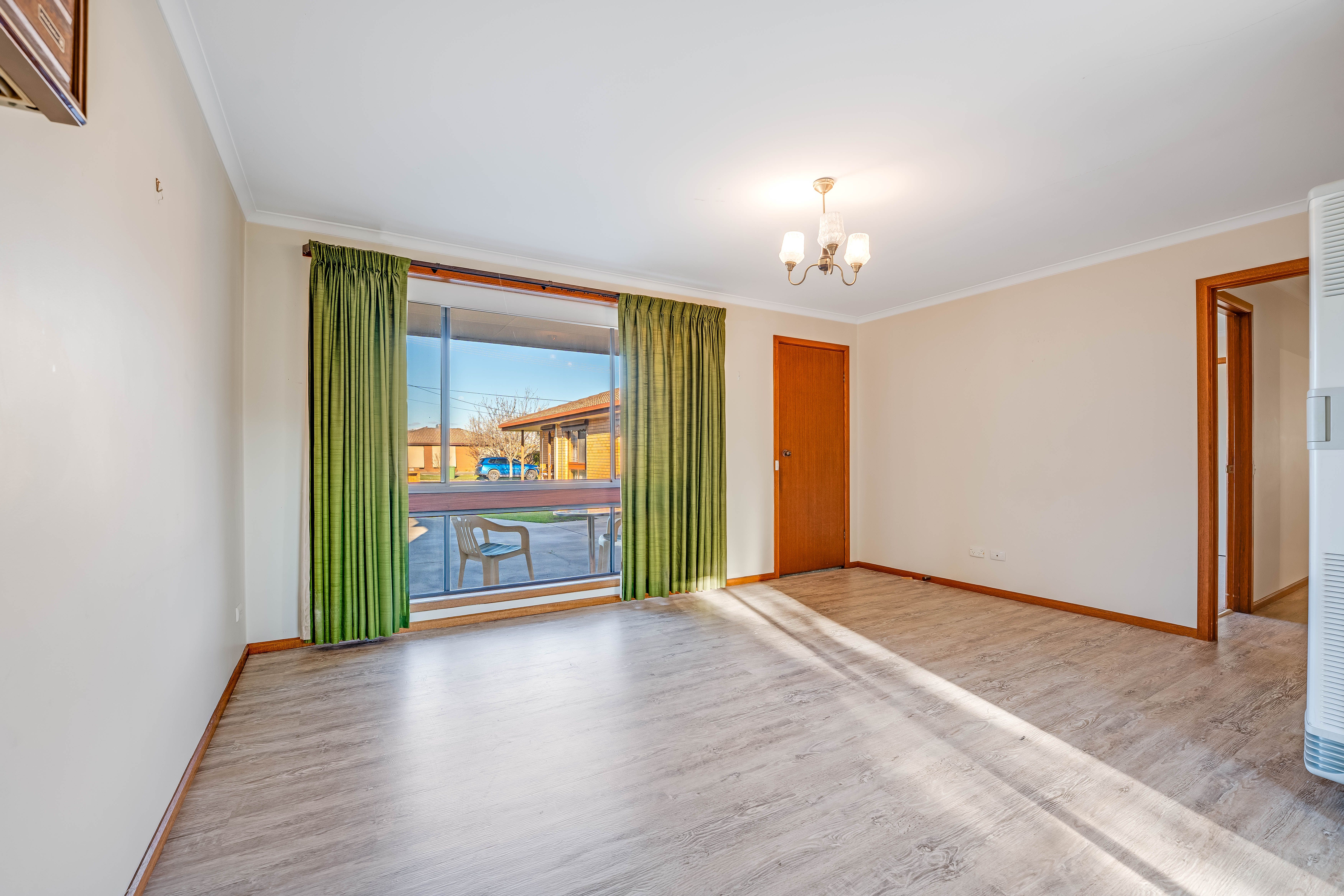 2/399 Ross Circuit, Lavington, NSW 2641