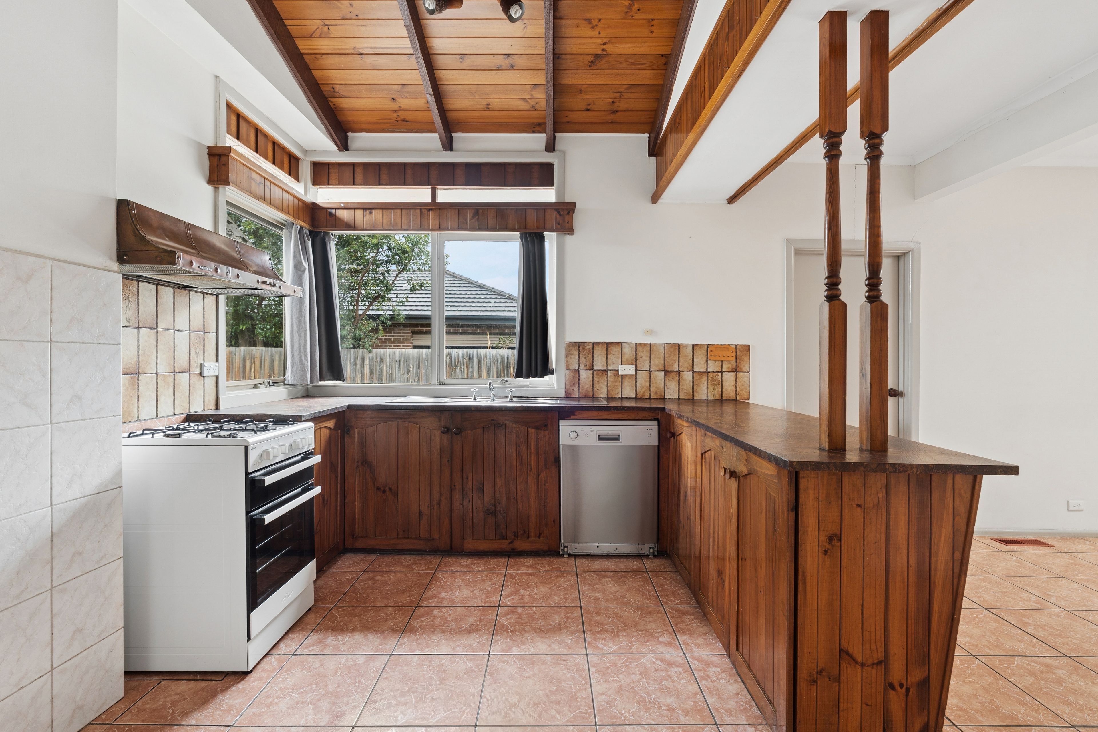 89 Miranda Road — photo 5 of 11