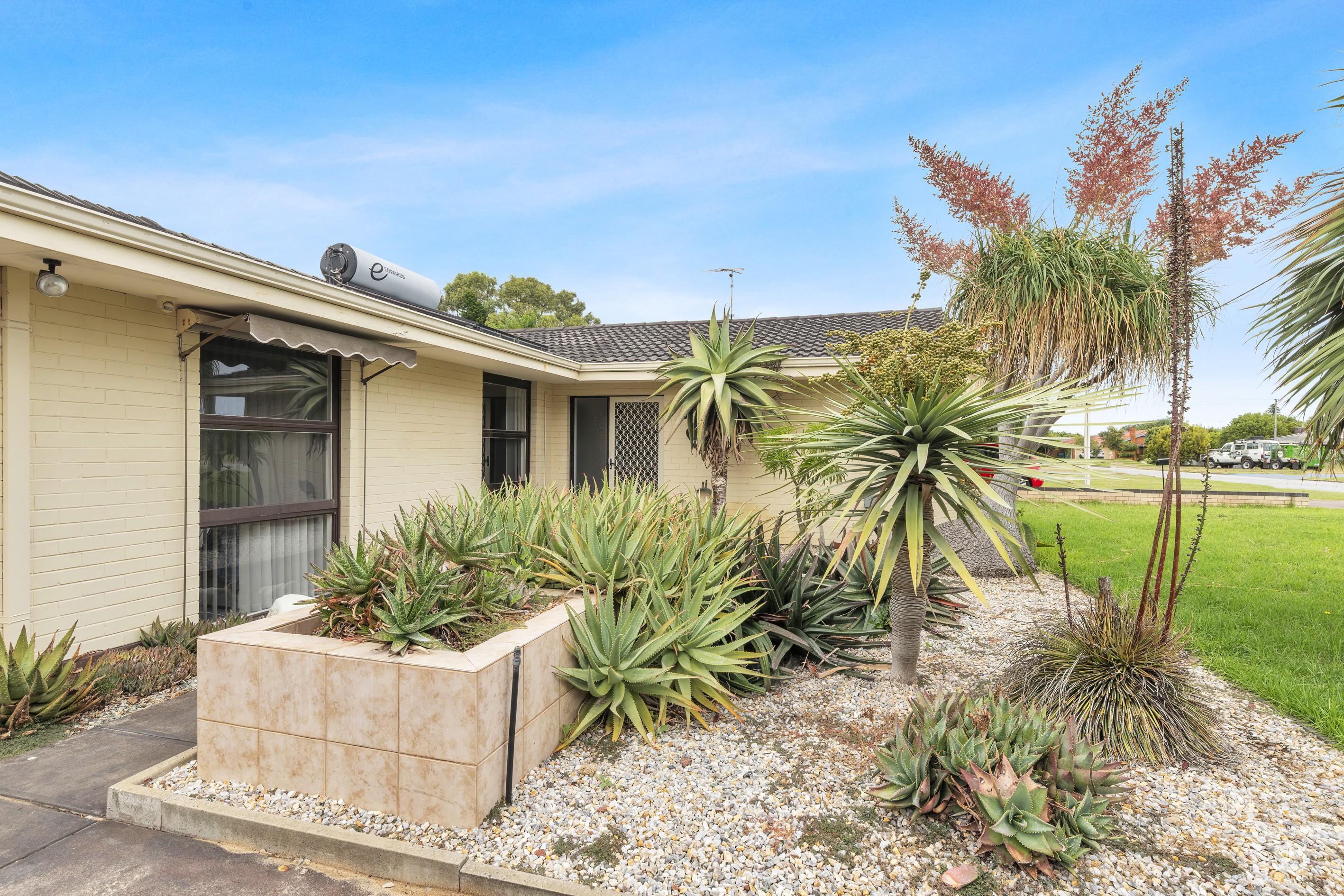 27 Bermuda Road, Safety Bay, WA 6169