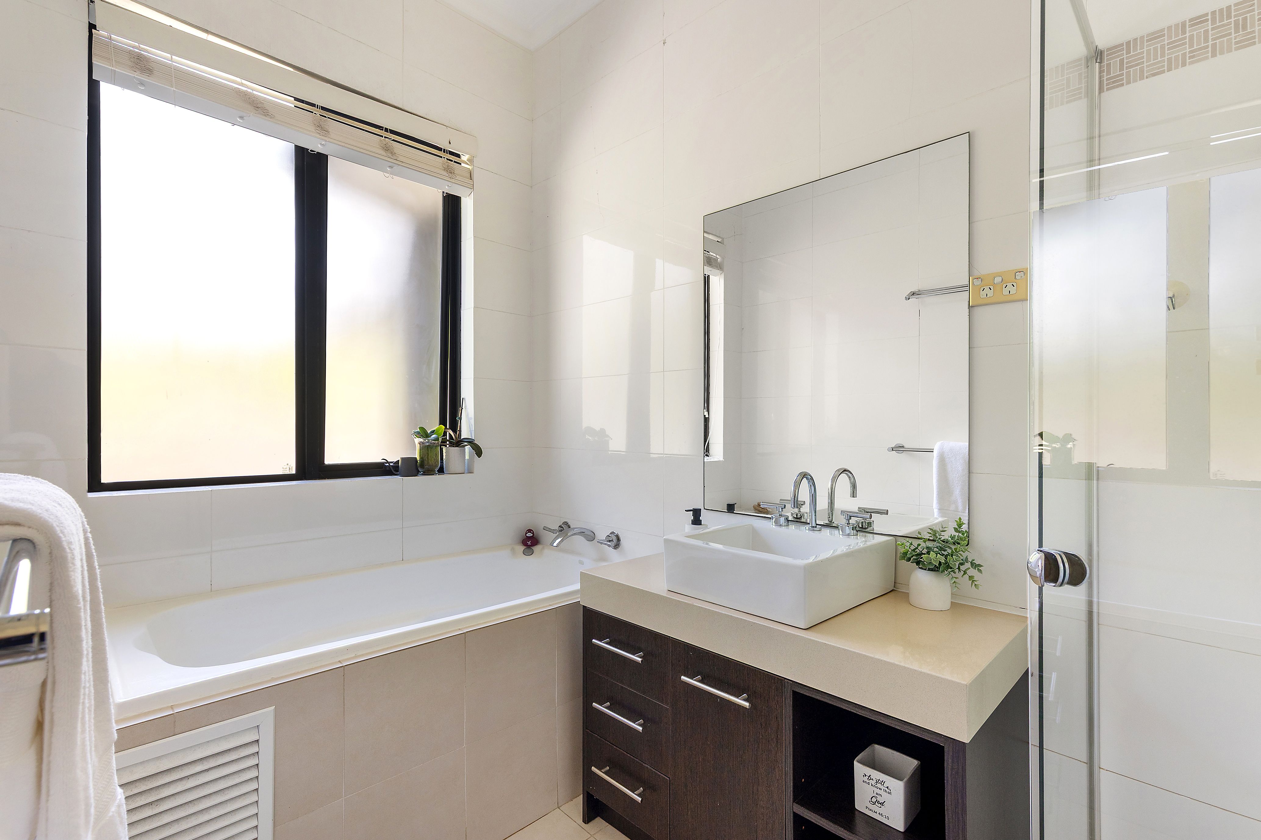 35 Holmes Street — photo 7 of 10