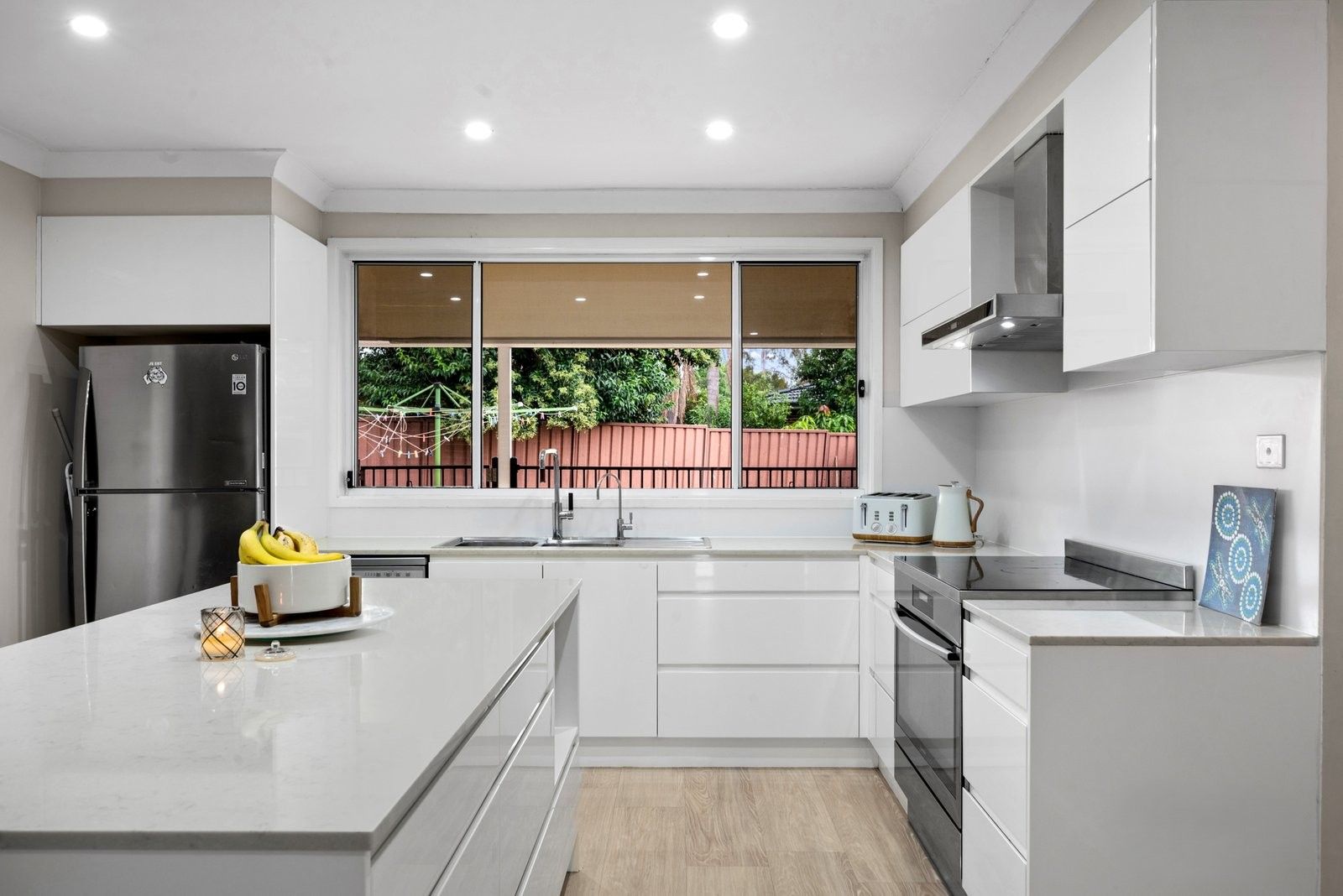 19 Isabella Street — photo 5 of 11