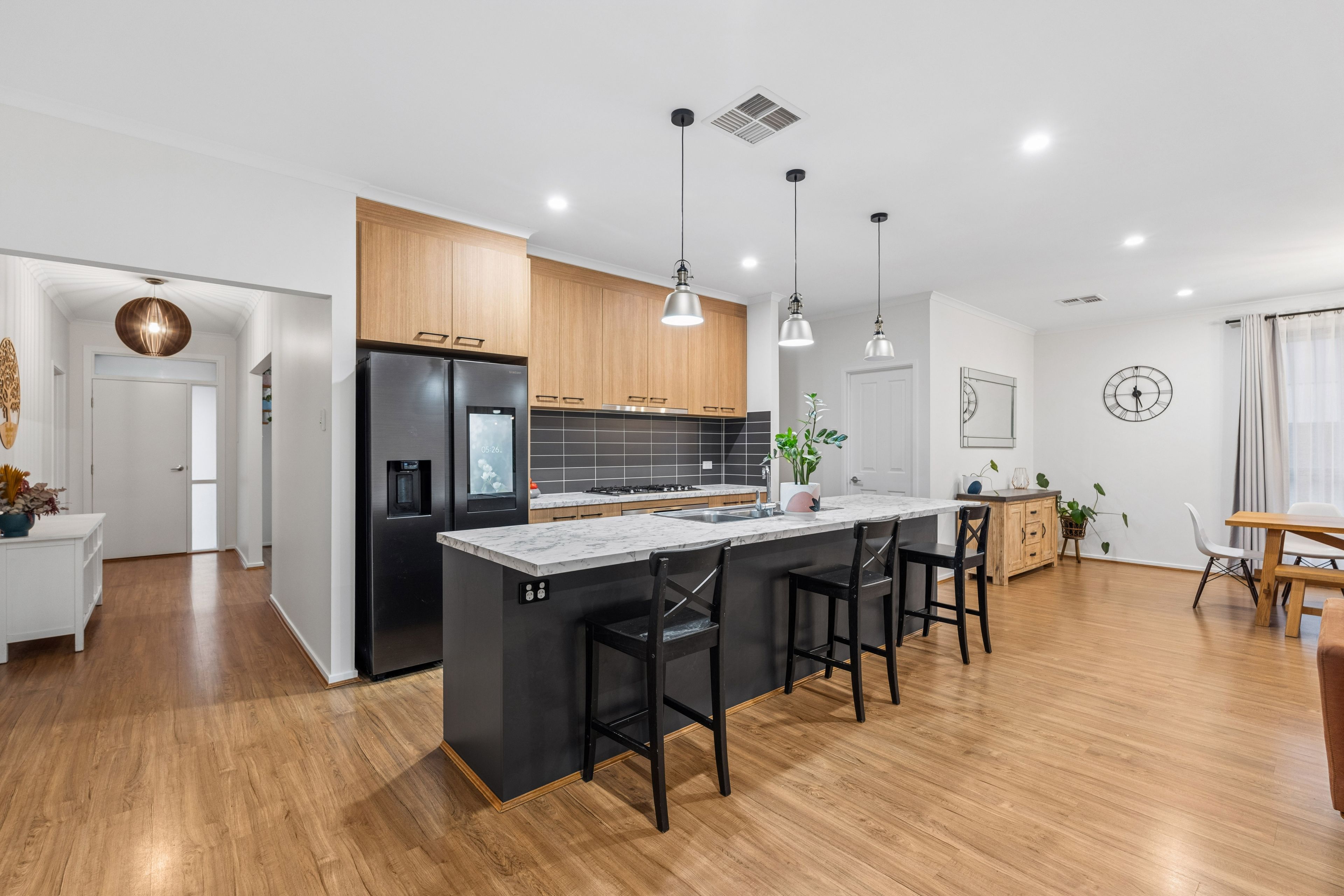 23 Macquarie Parade — photo 3 of 28