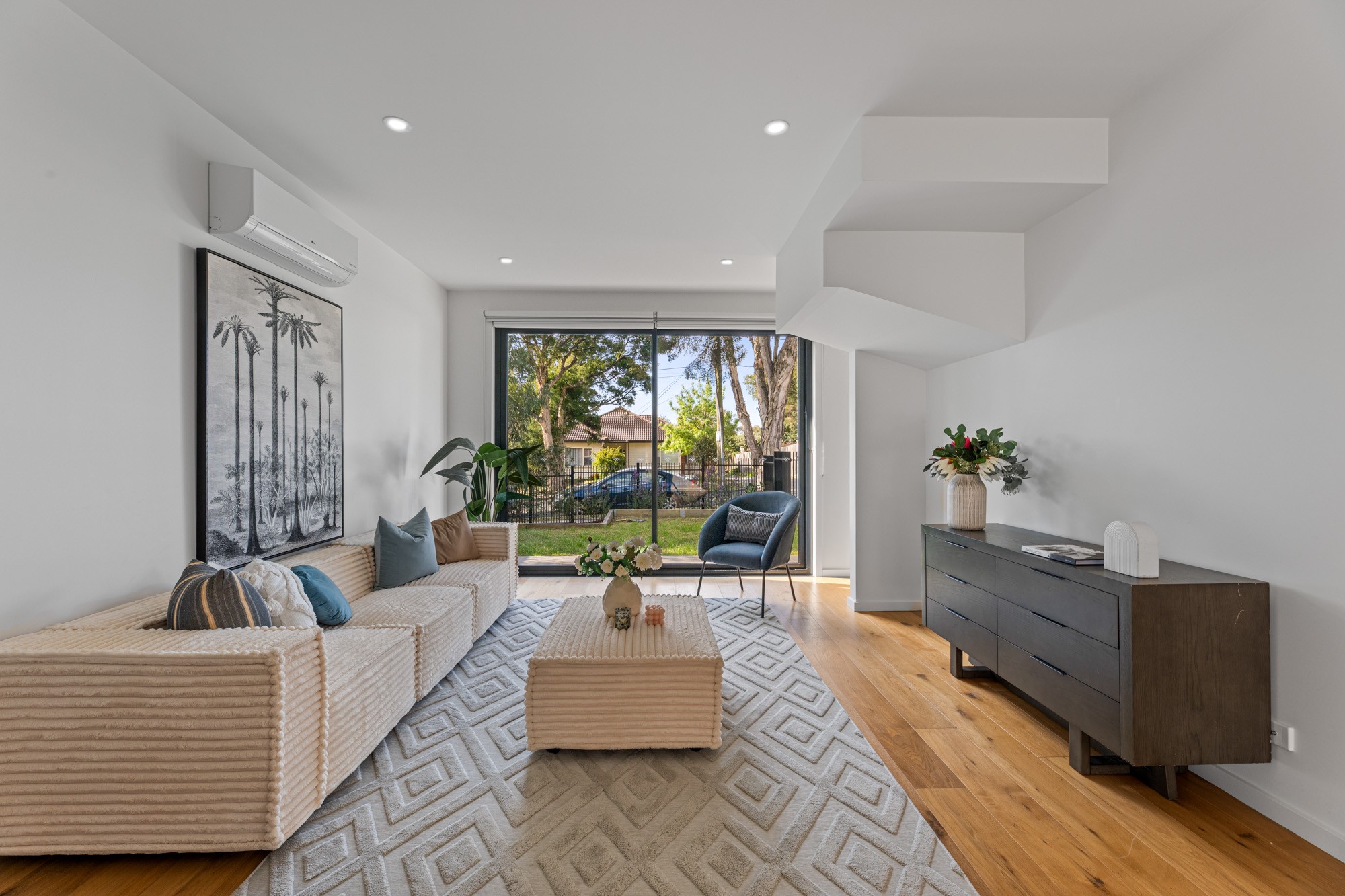 1/1 Winton Street, Burwood, VIC 3125