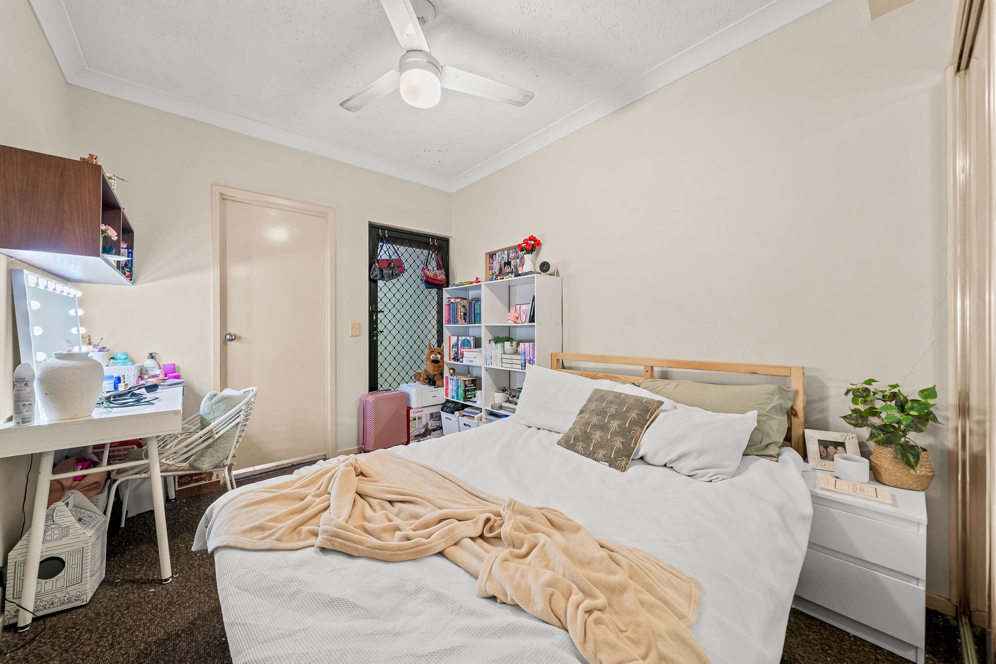 11/1848 Logan Road — photo 11 of 17