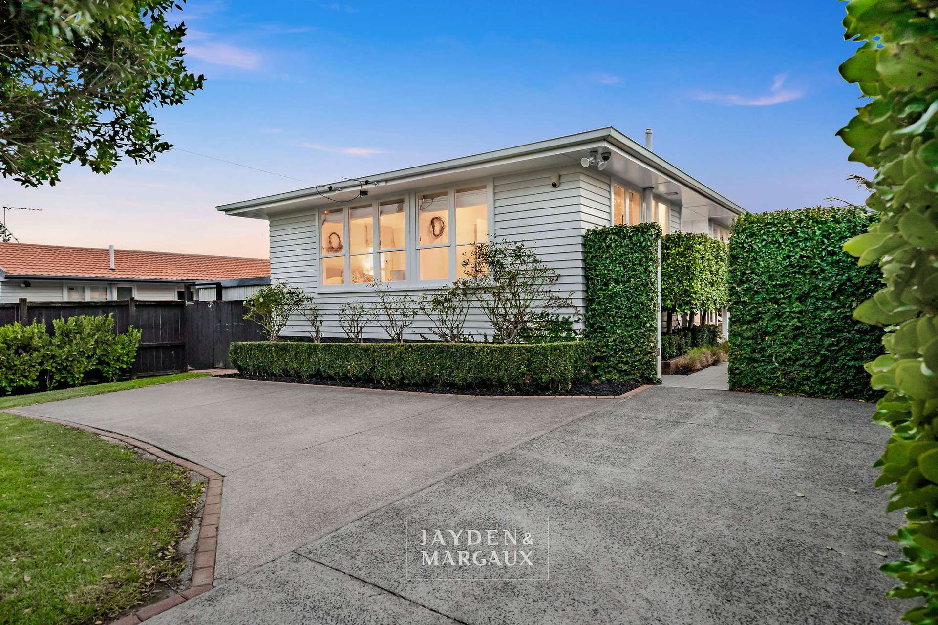 8 Peek Street photo 1