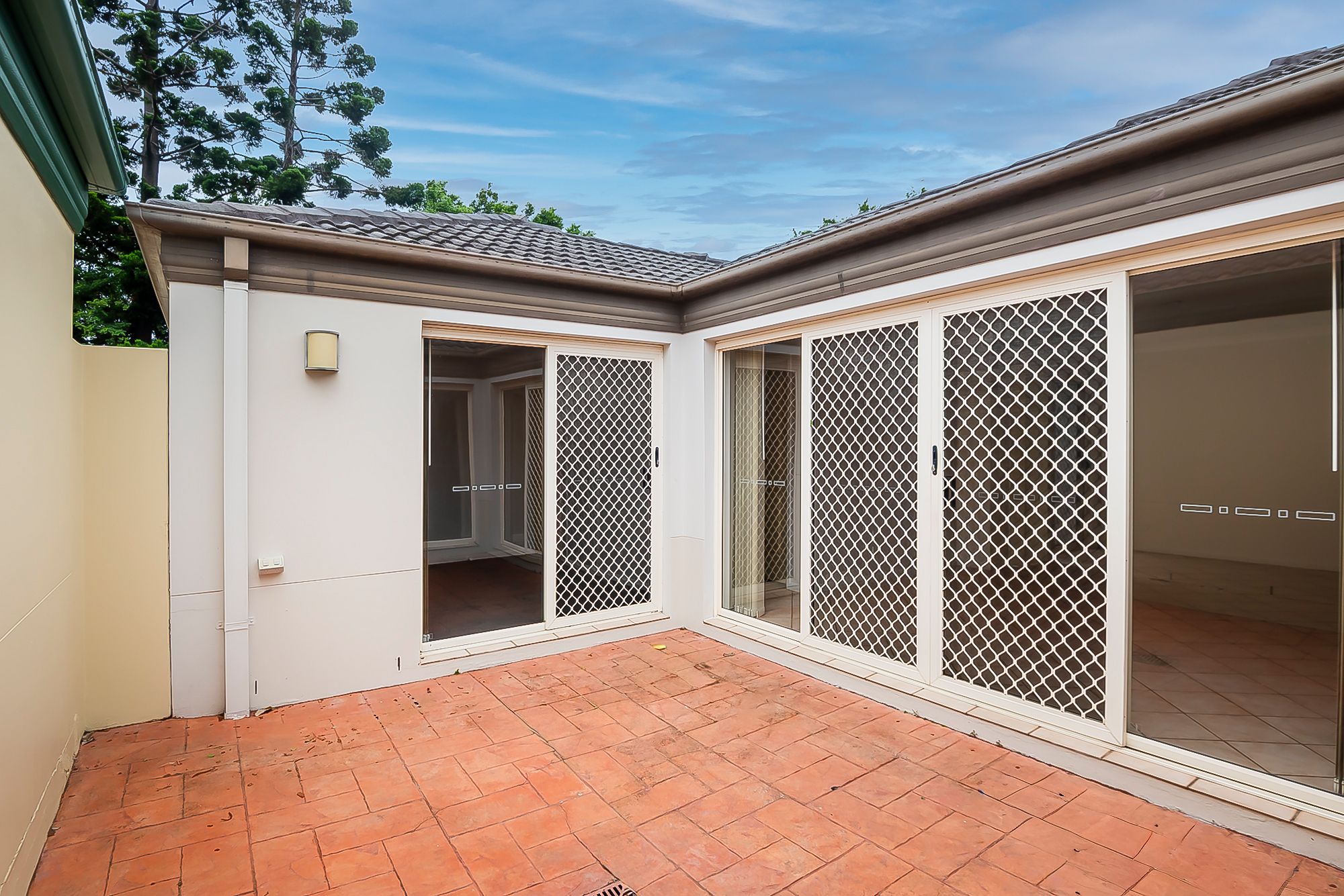 11 Coral Tree Court, Robina, QLD 4226